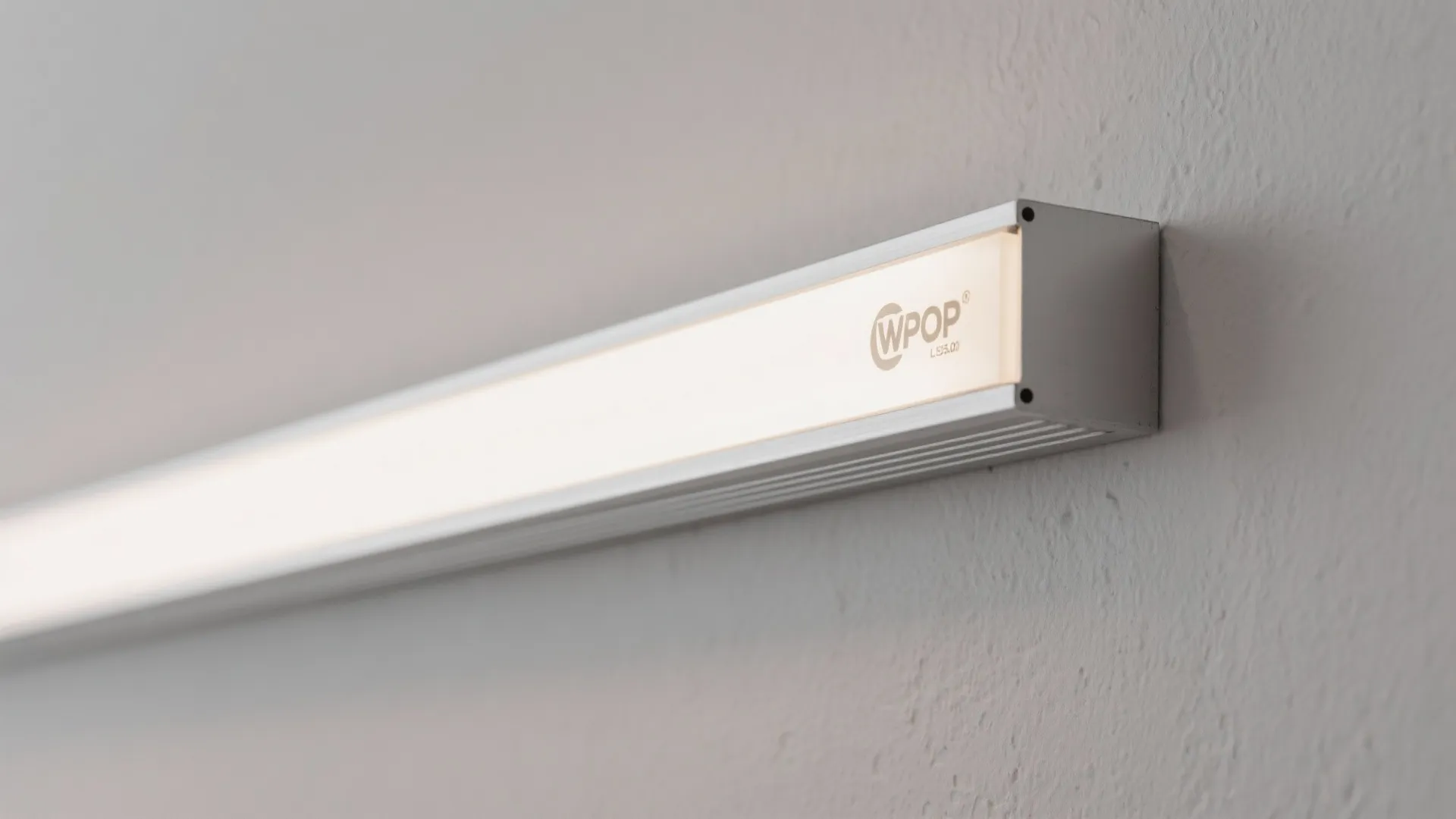 Center Band POP with Slim Linear Light