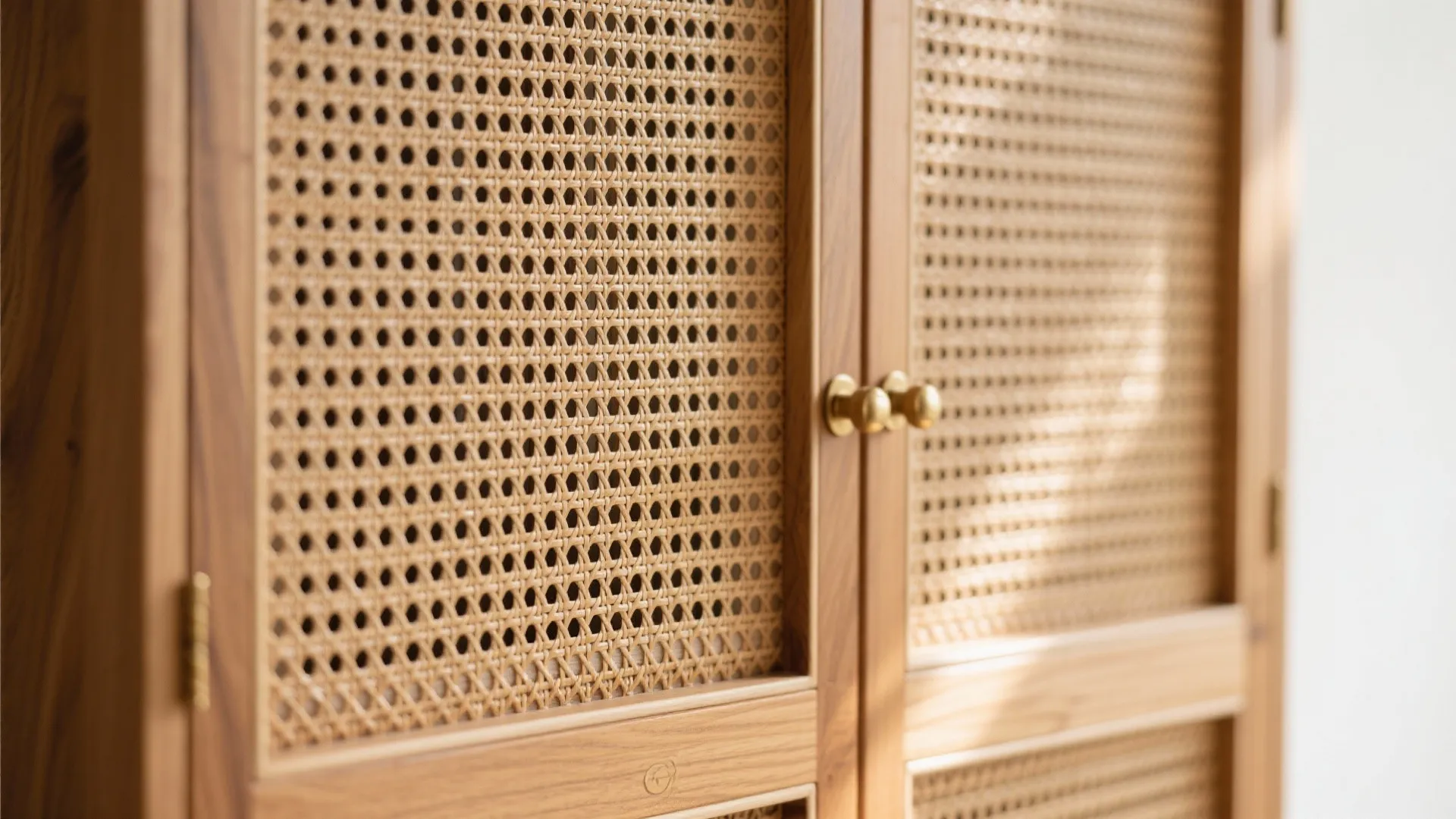 Vertical Storage, Loft Magic, and Natural Textures