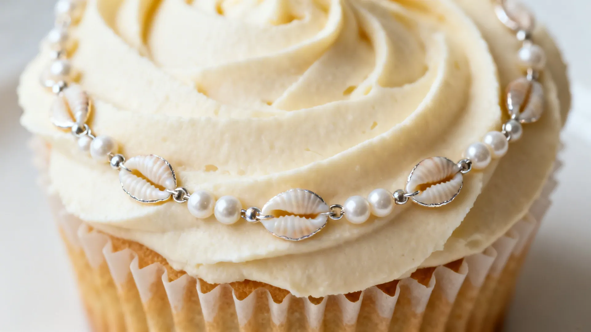 Micro Piping: Dots, Beads, and Shell Chains