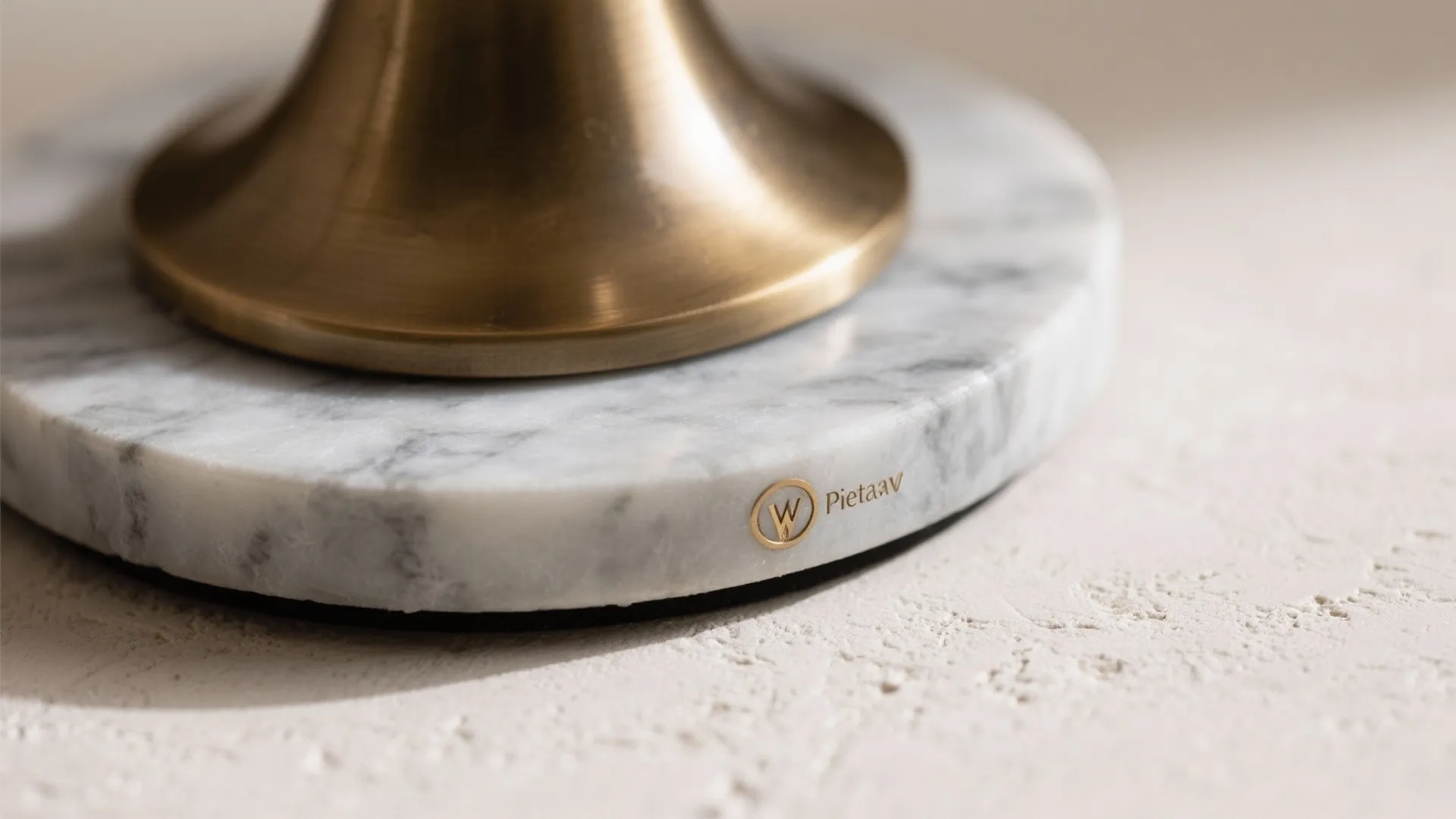 Textural Minimalism with Noble Materials