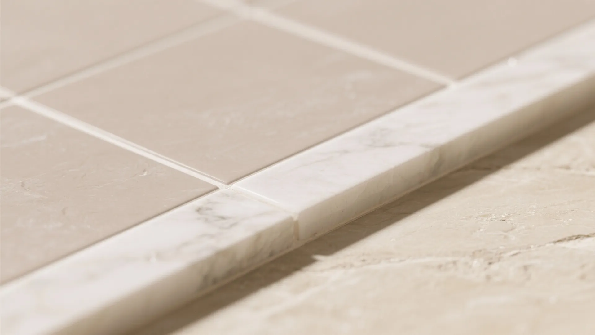 Quiet Marble Borders That Stretch the Space