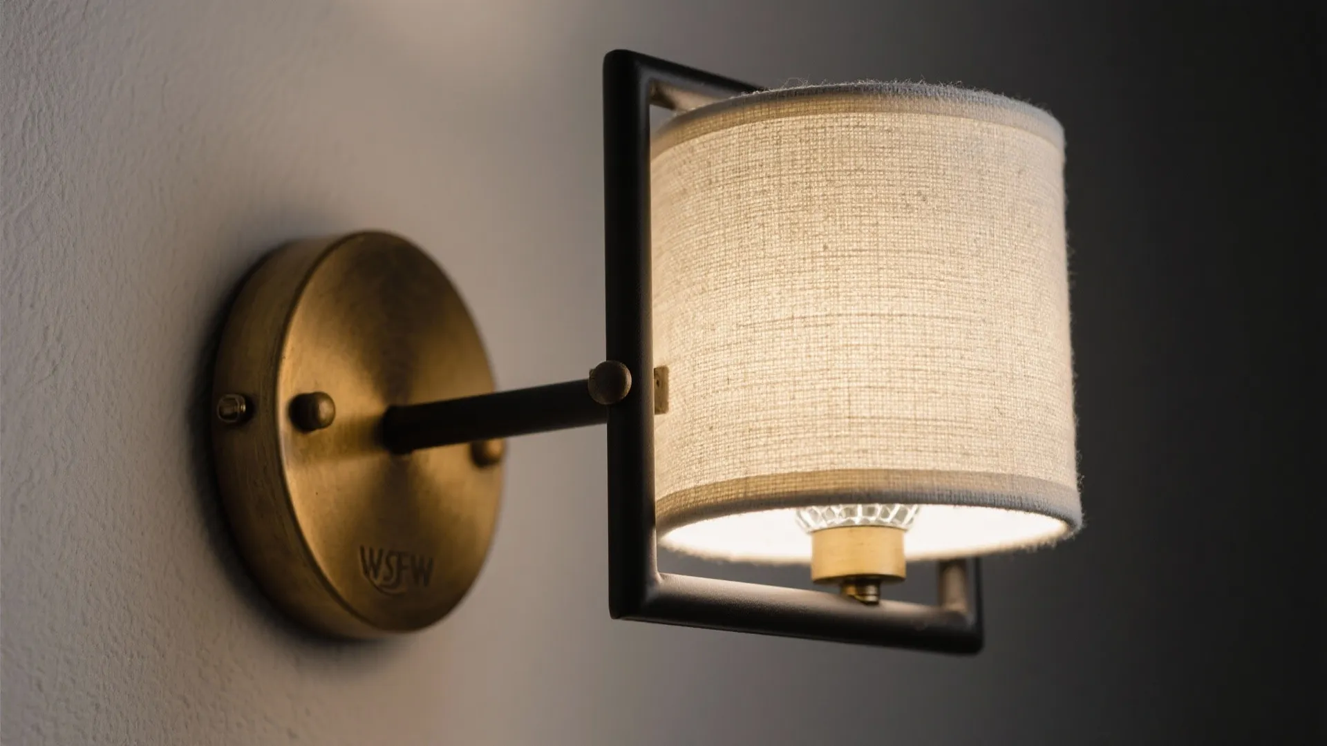 Mixed materials and shades to balance glare and style