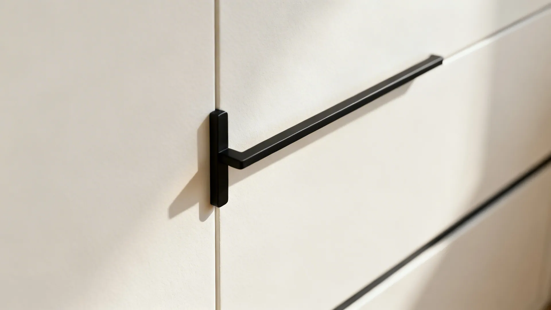 Minimalist Kitchen Storage That Works Hard