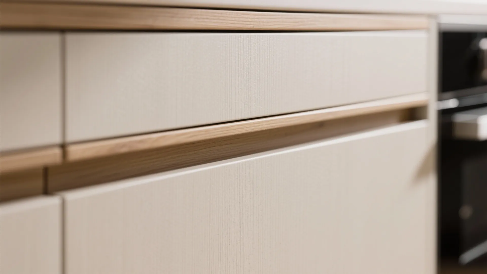 Minimalist Kitchen Storage that Breathes