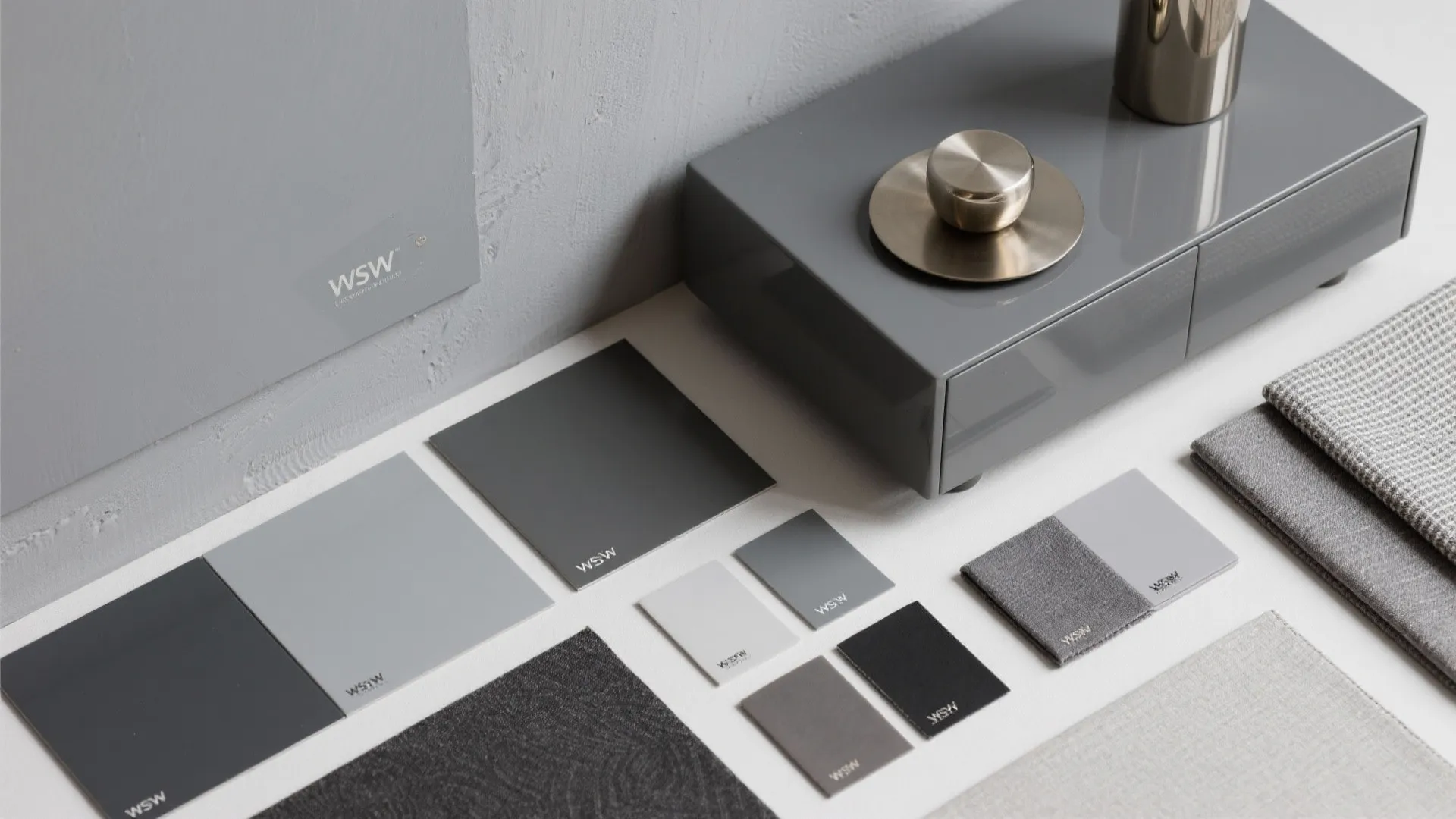 10. Mix of Matte and Gloss Finishes