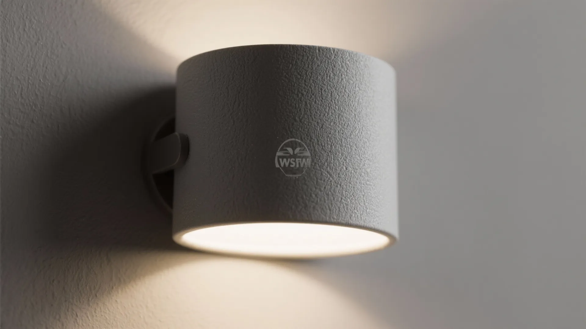 Glare control with matte shades and indirect washes