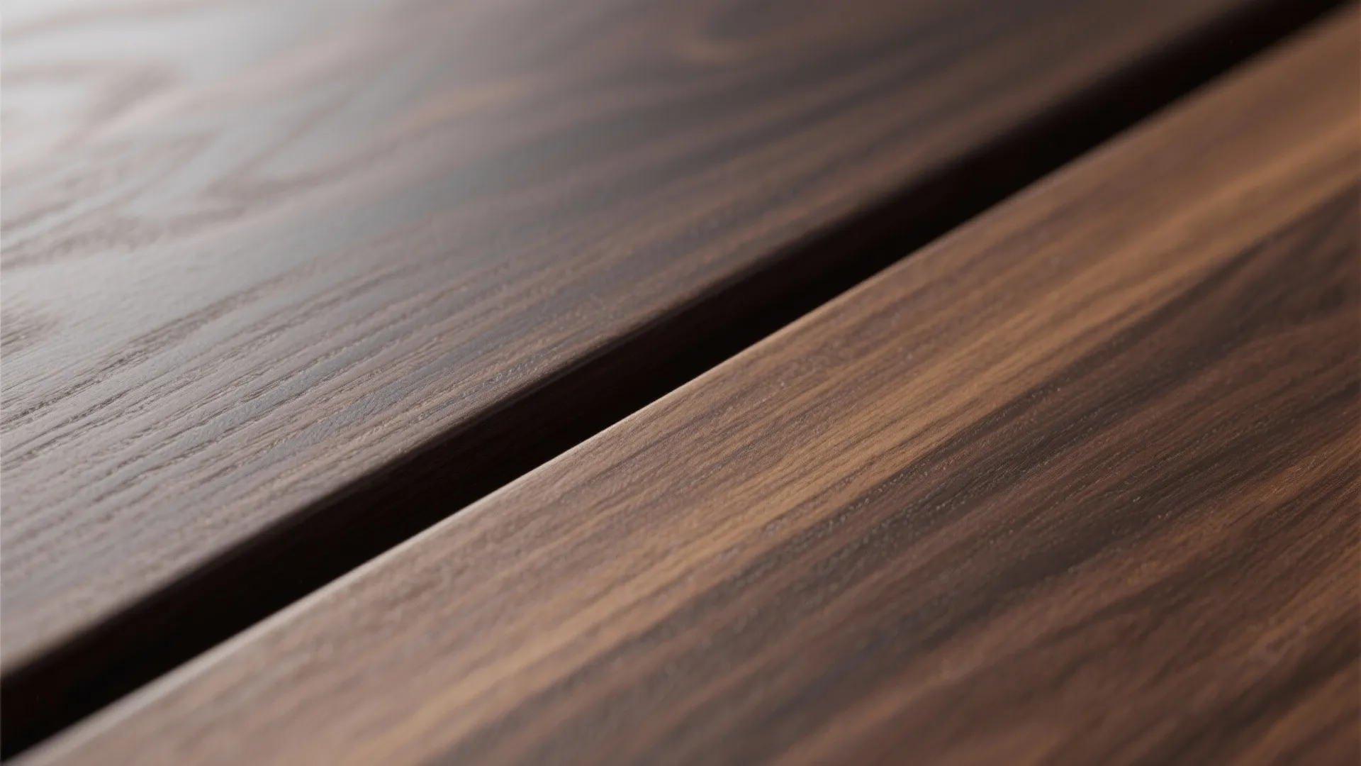 2) Matte vs satin: the sheen and texture that shape perception