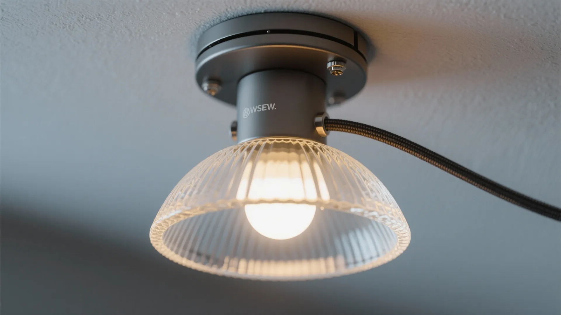 Micro pendants and cluster mounts for intimacy