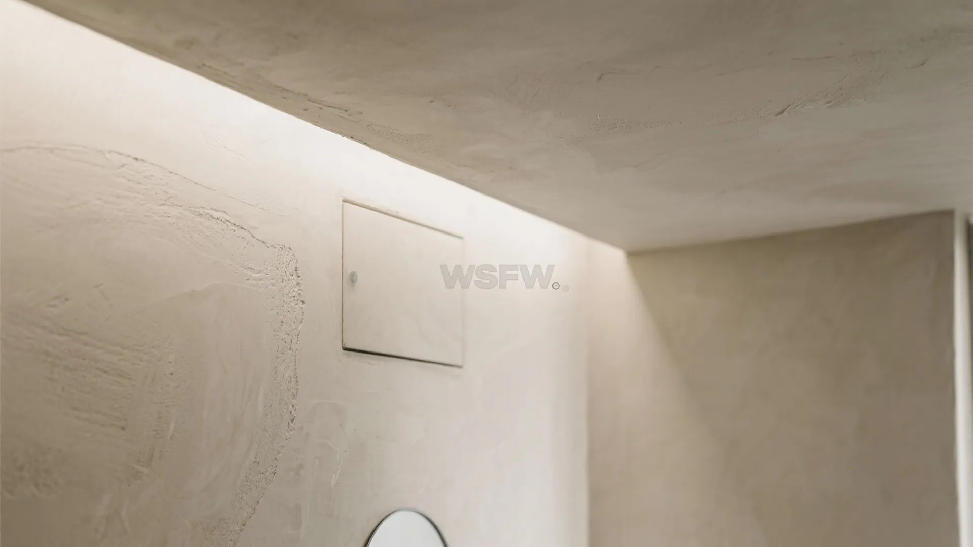 Matte Microcement for a Seamless Ceiling