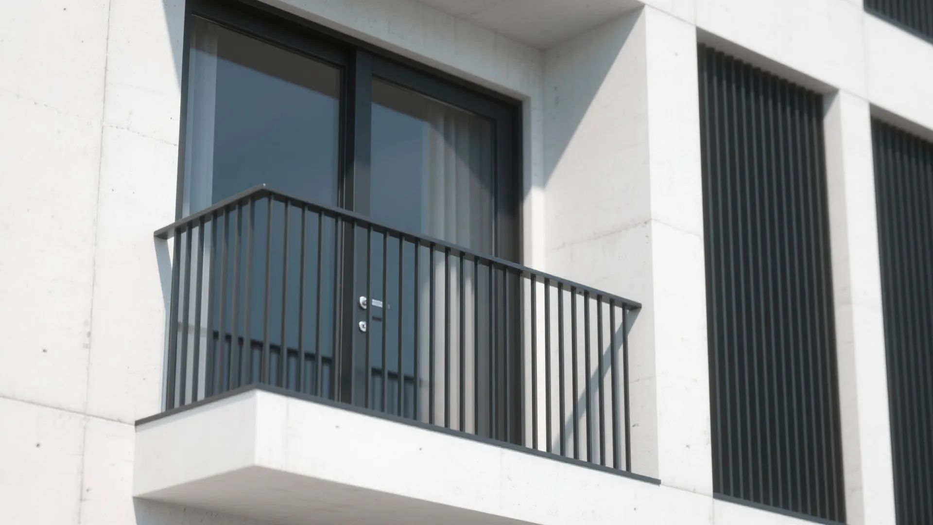 Minimalist Vertical Grills with Slim Profiles