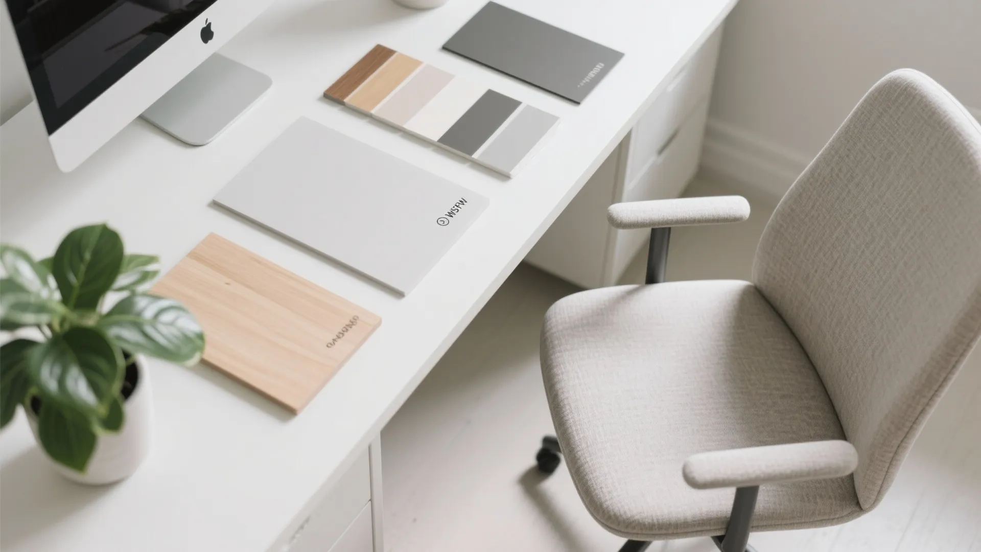 Tip 3: Minimalist Color Palette