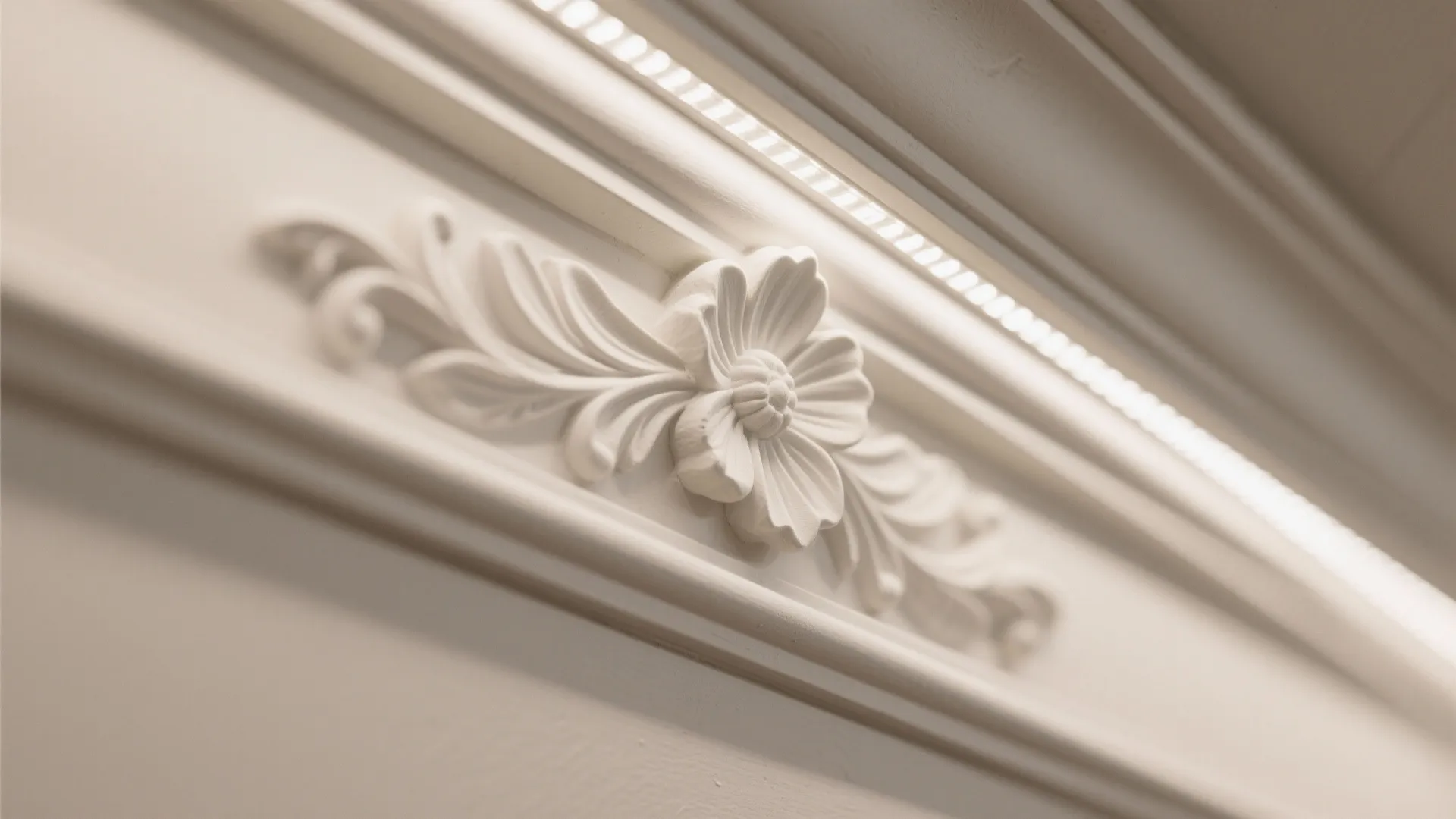 1) Minimal floral molding with hidden lighting