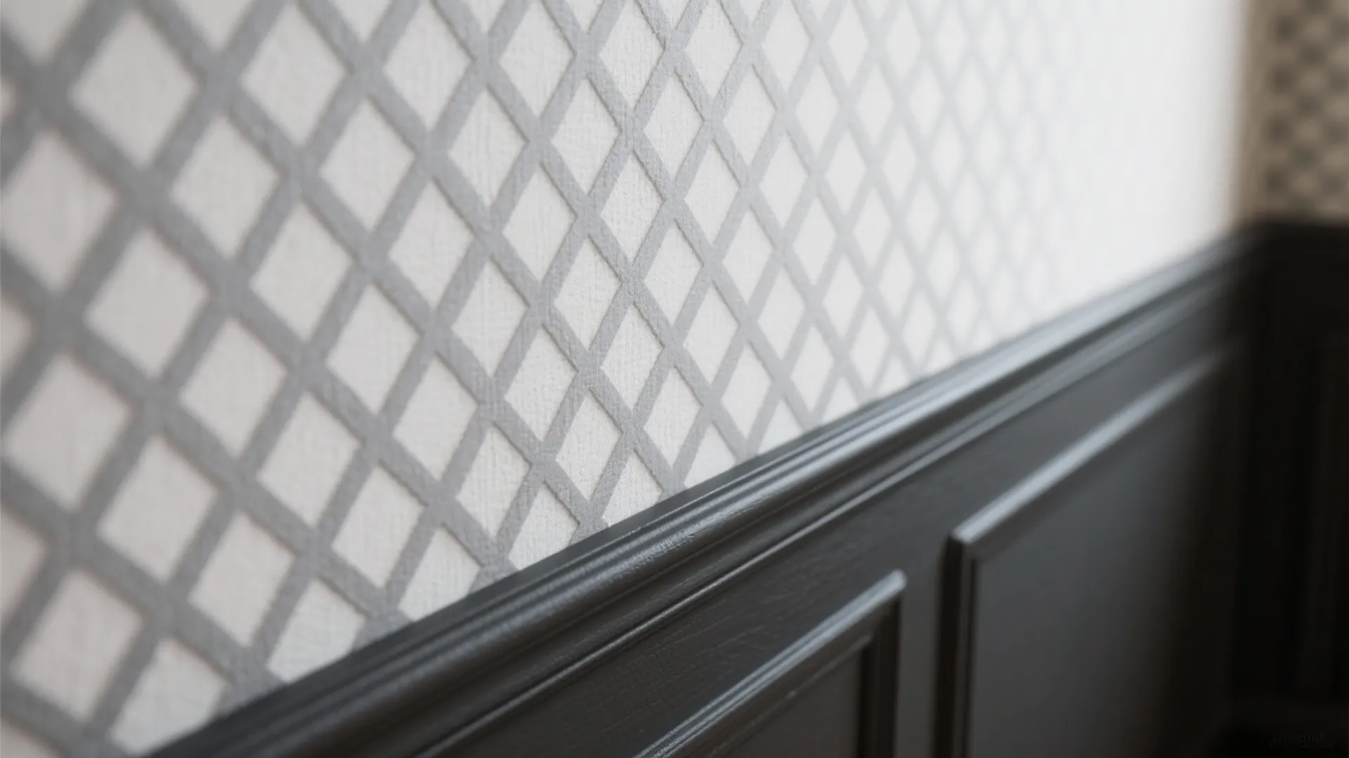 Monochrome patterns with high-contrast trims