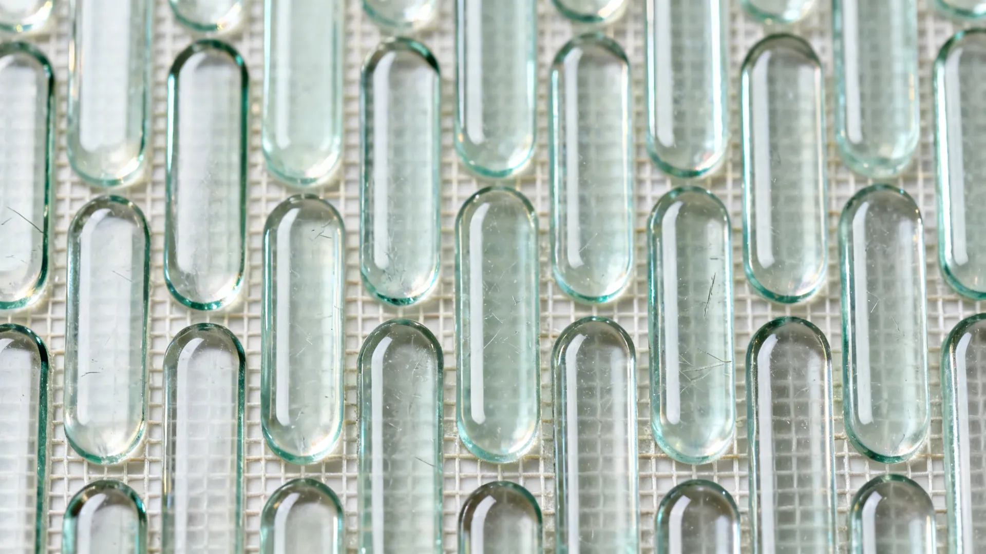 2) Stacked Glass Mosaic for Texture and Sparkle