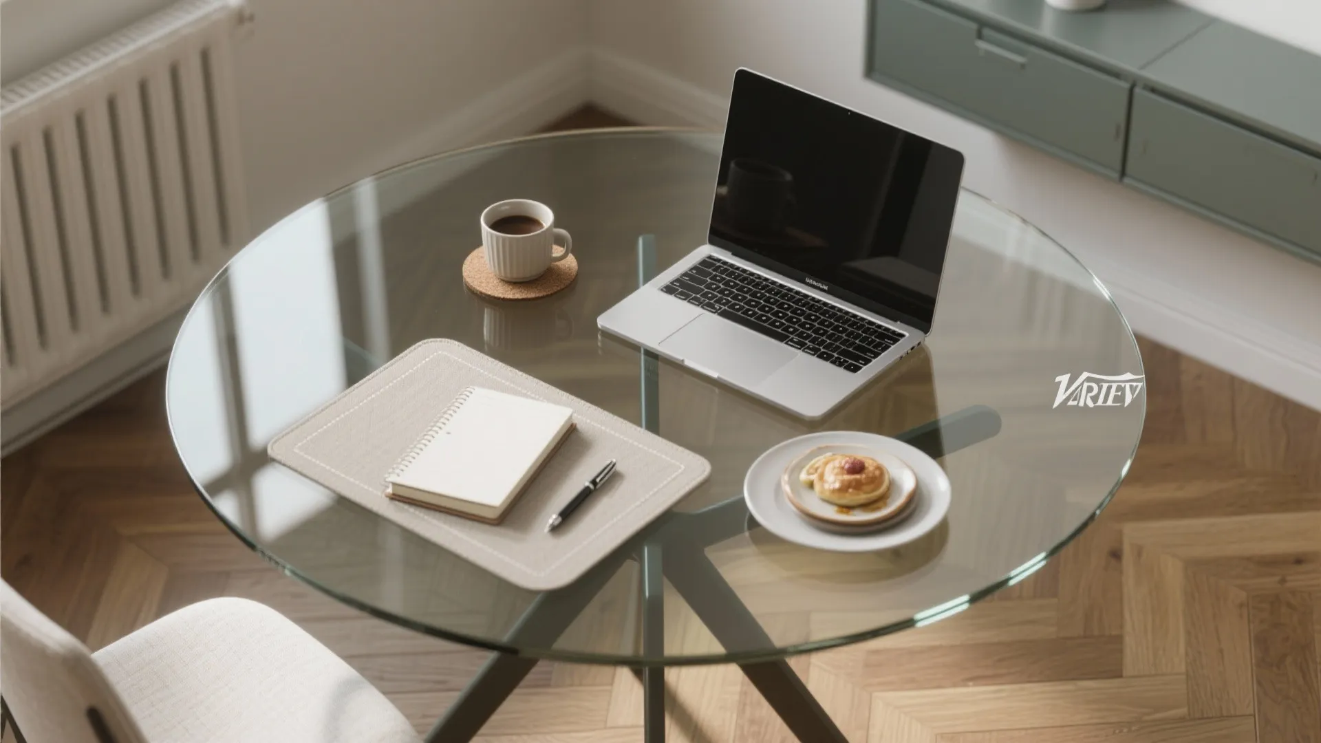 5. Think Multiuse: Table as Desk or Breakfast Spot
