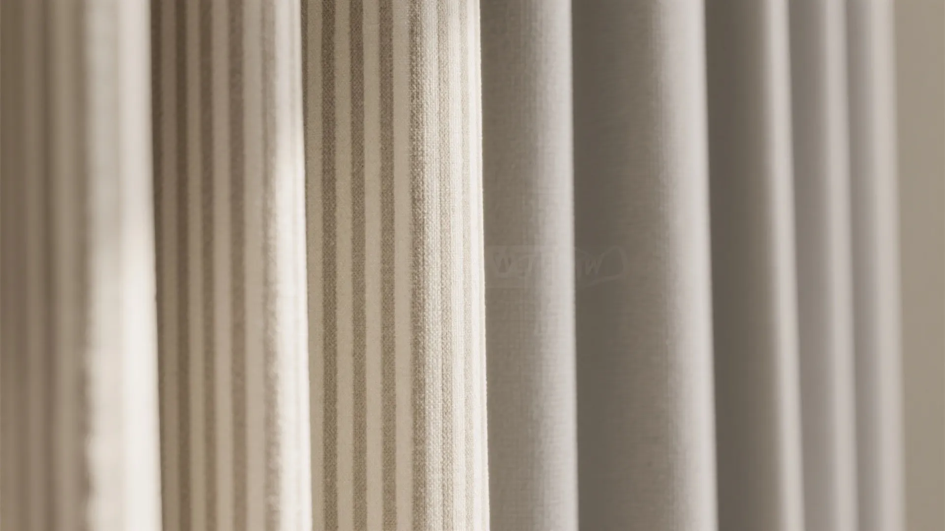 3. Choose Narrow Patterns or Solid Neutrals