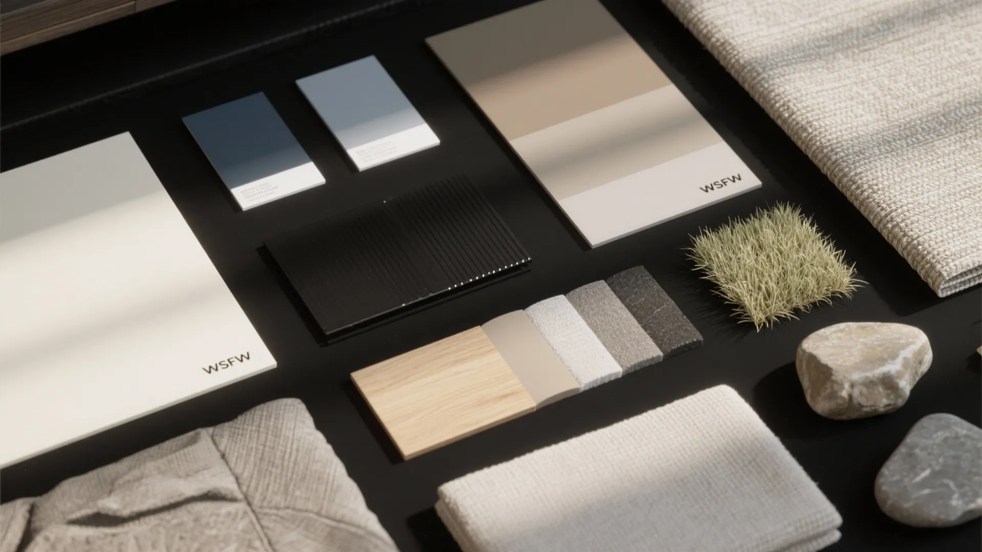 Idea 1: Tone-on-tone neutrals that hug the black