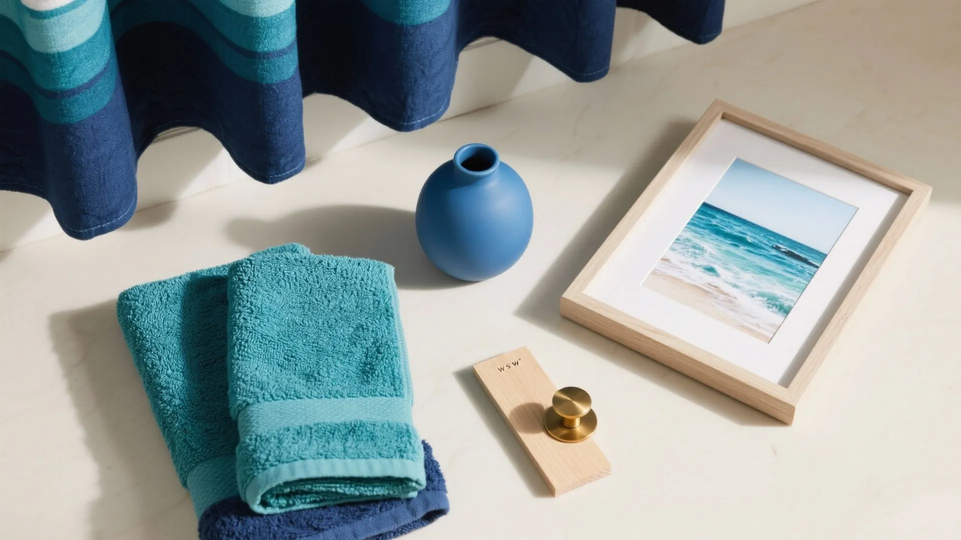 Ocean-Inspired Accents: Towels, Art, and Accessories