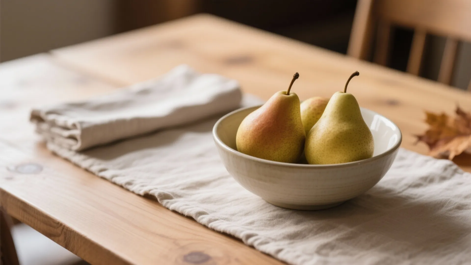 1. Seasonal minimalist centerpiece