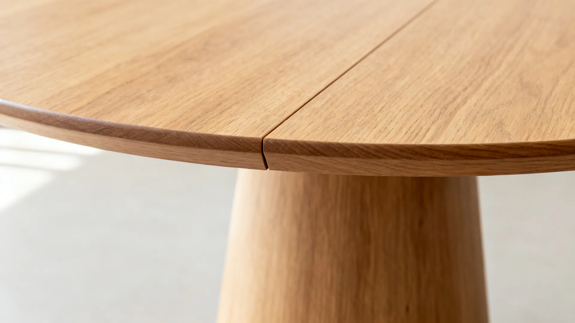 Round pedestal table with airy chairs