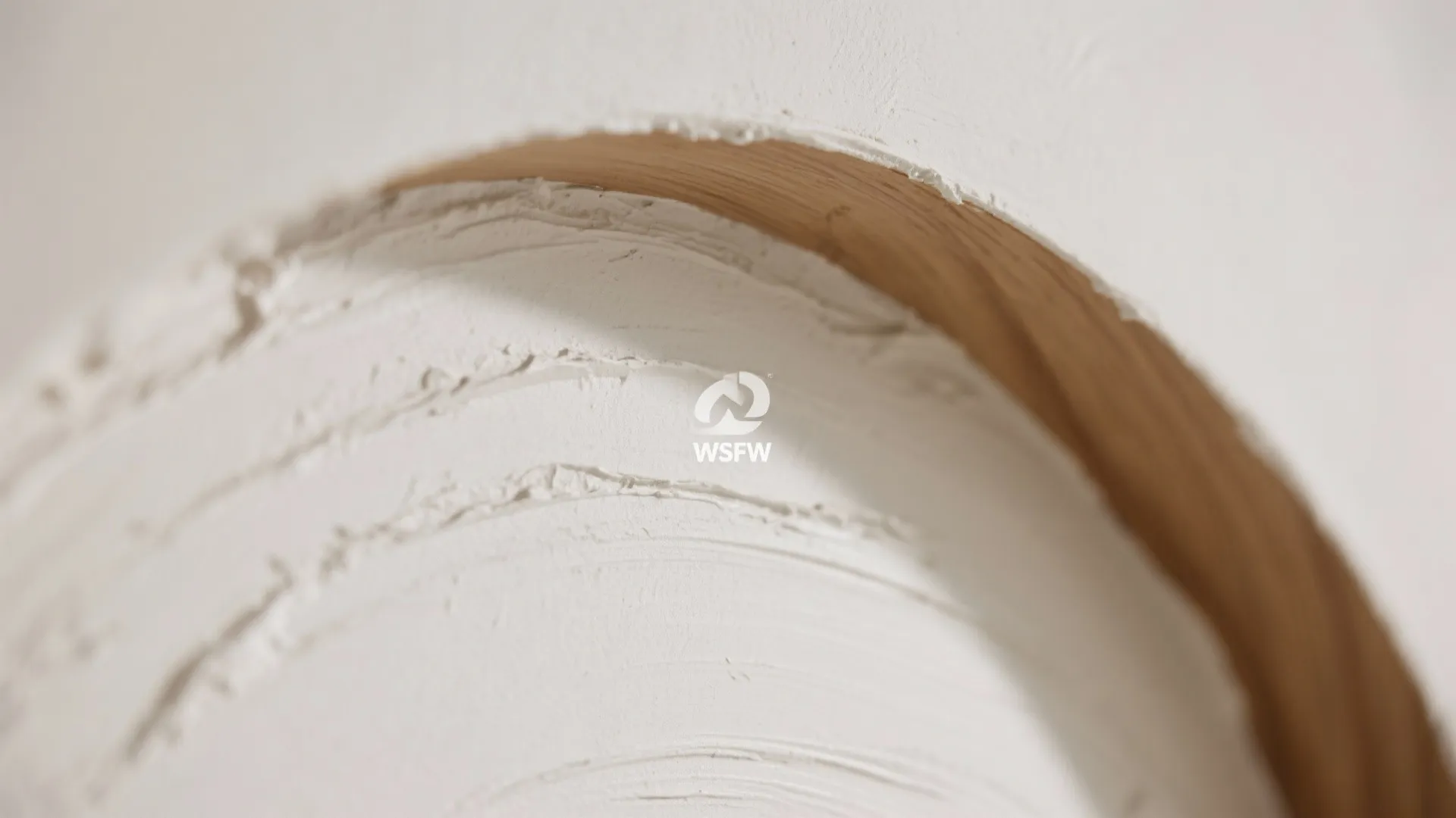 Soft Plaster Arch for a Calm Entry