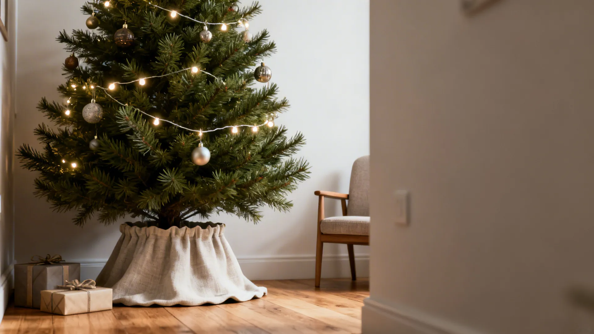 5 Real Christmas Tree Decorating Ideas: Creative, cozy and space-smart ways I decorate real Christmas trees