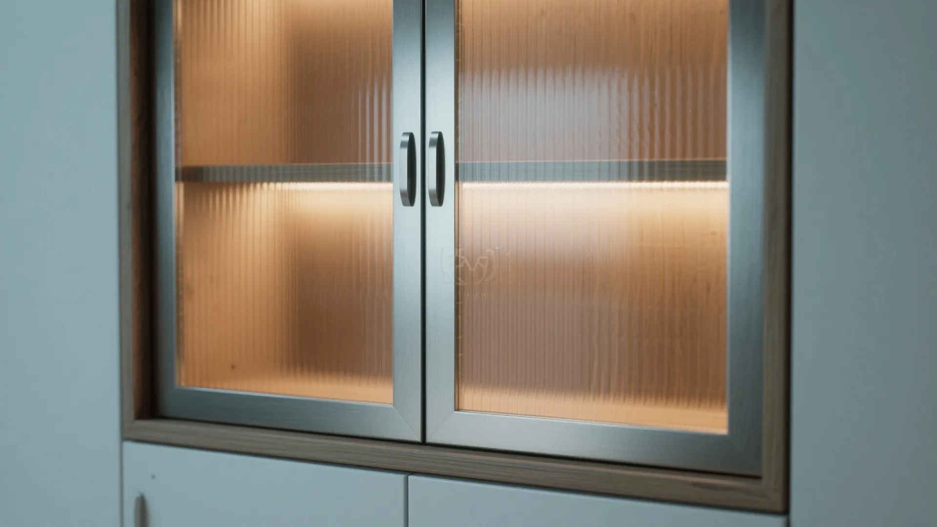 Glass-Front Almirah to Lighten Visual Weight