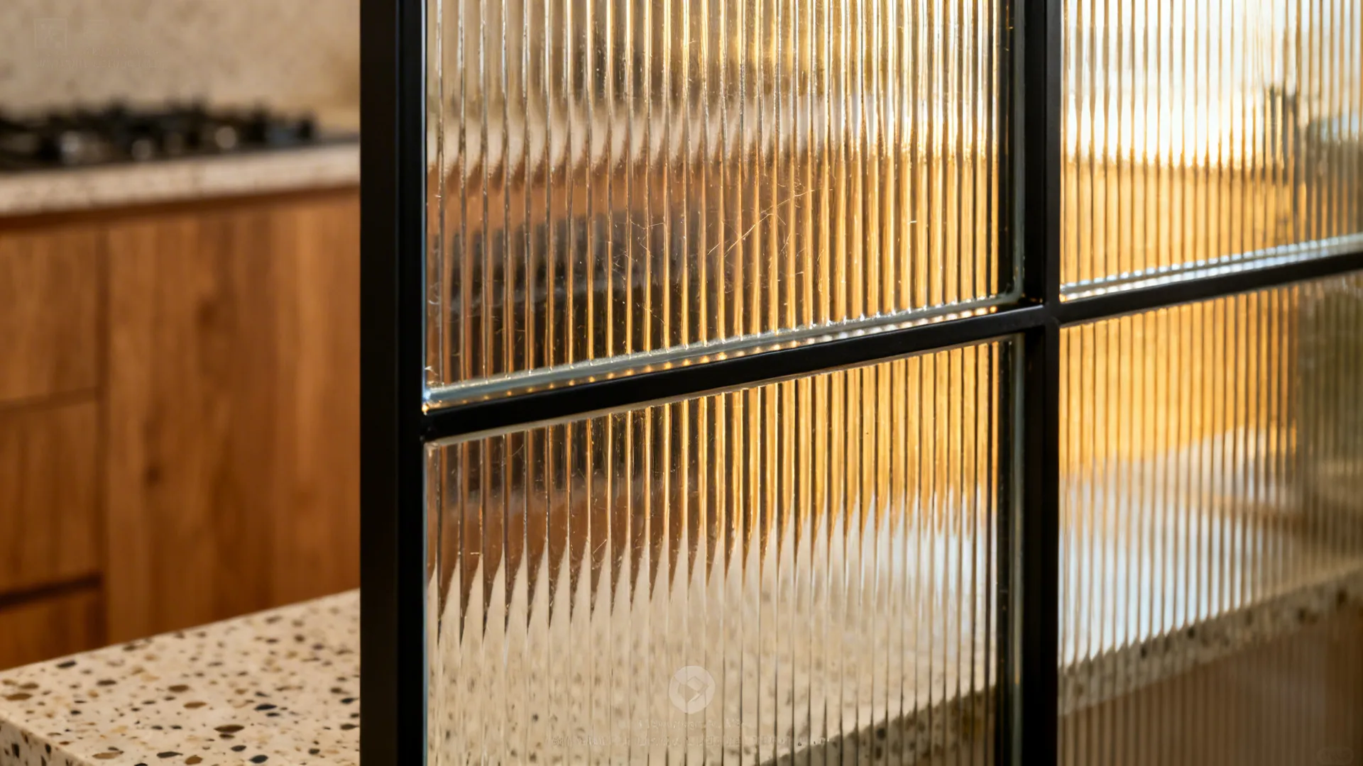 Framed Glass Screens for Airy Zoning