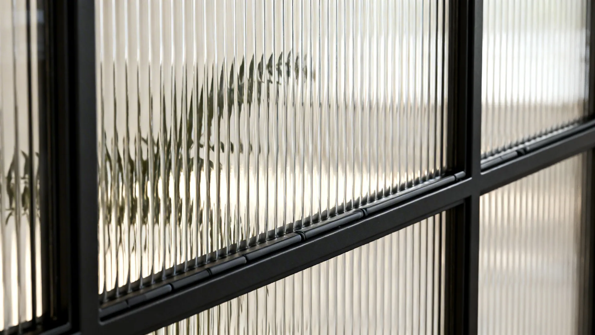 5) Glazed screen entry with ribbed or reeded glass