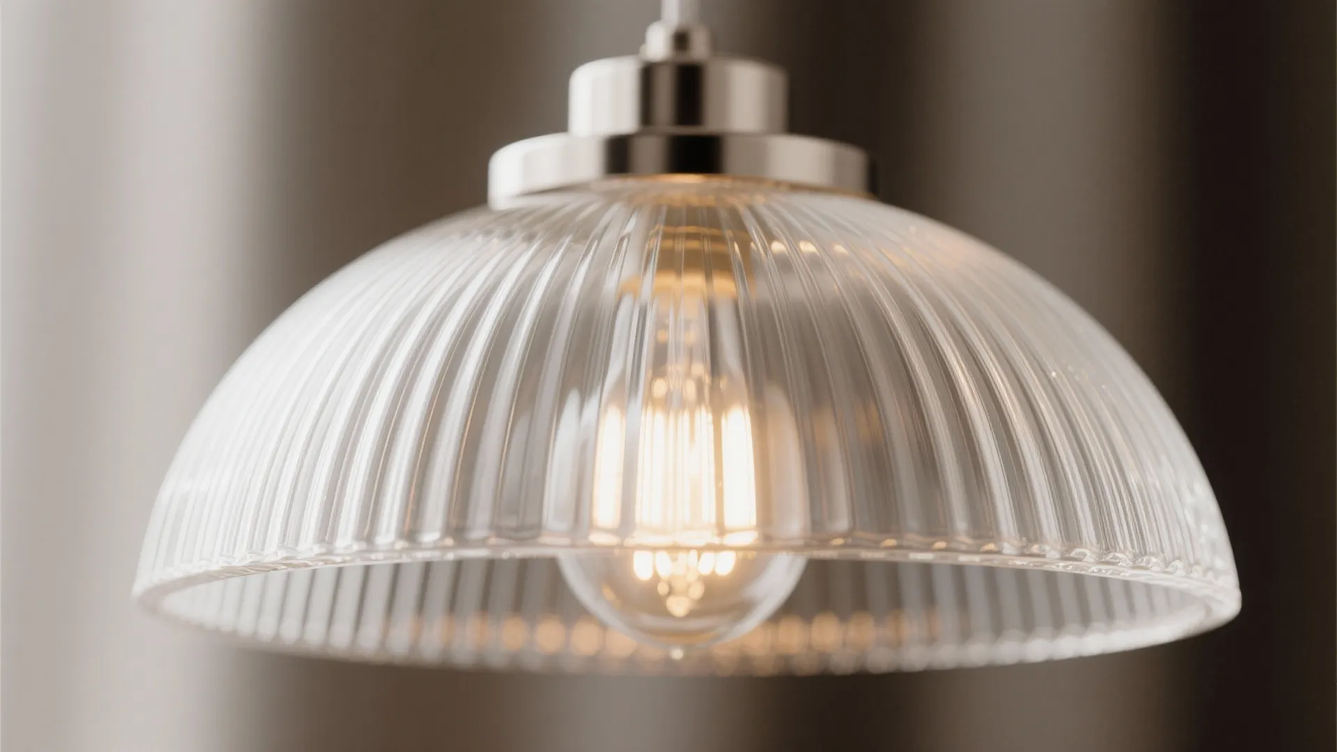 Statement pendants without the visual clutter