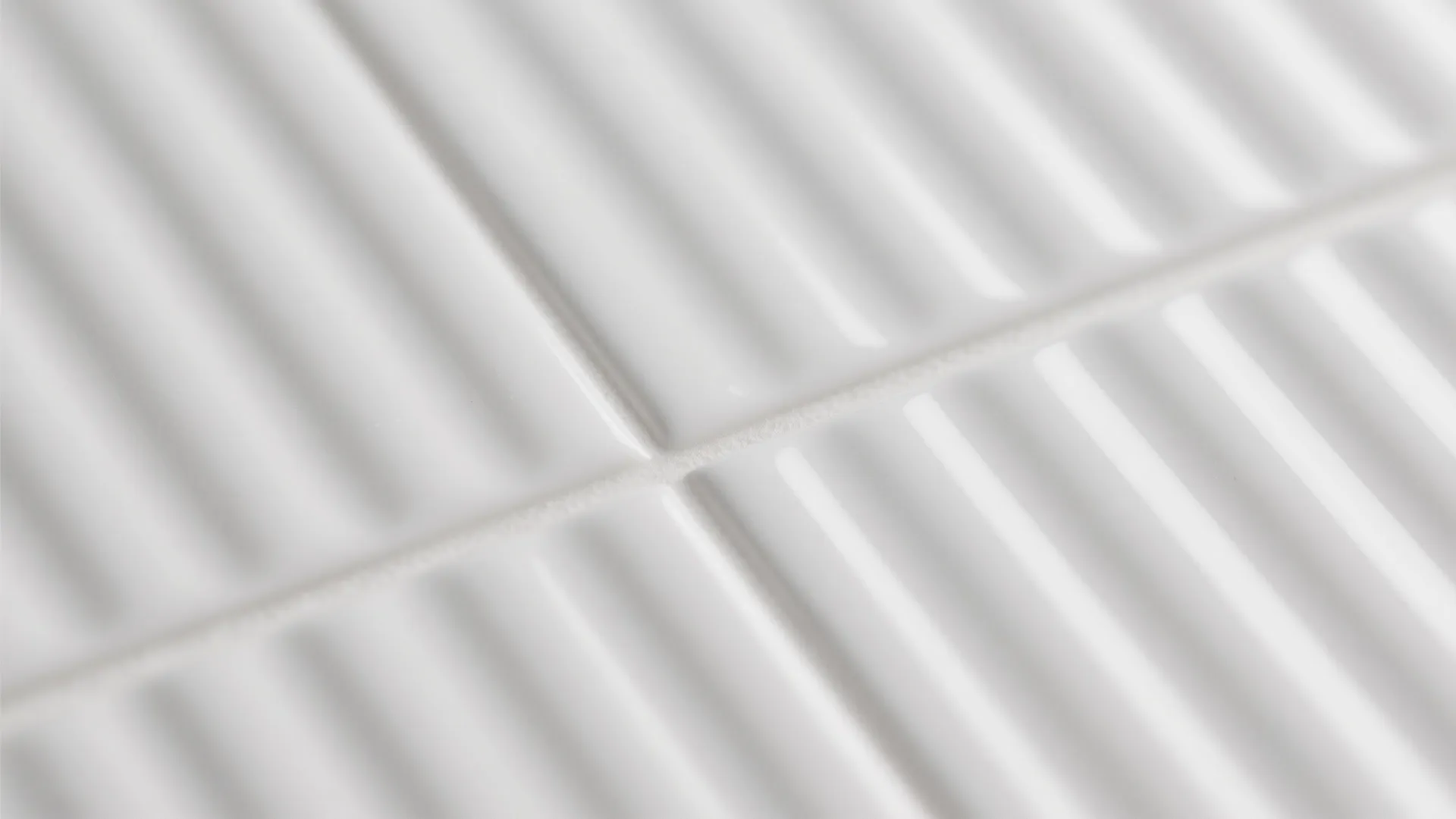 Minimal ribbed porcelain 3D wall tiles