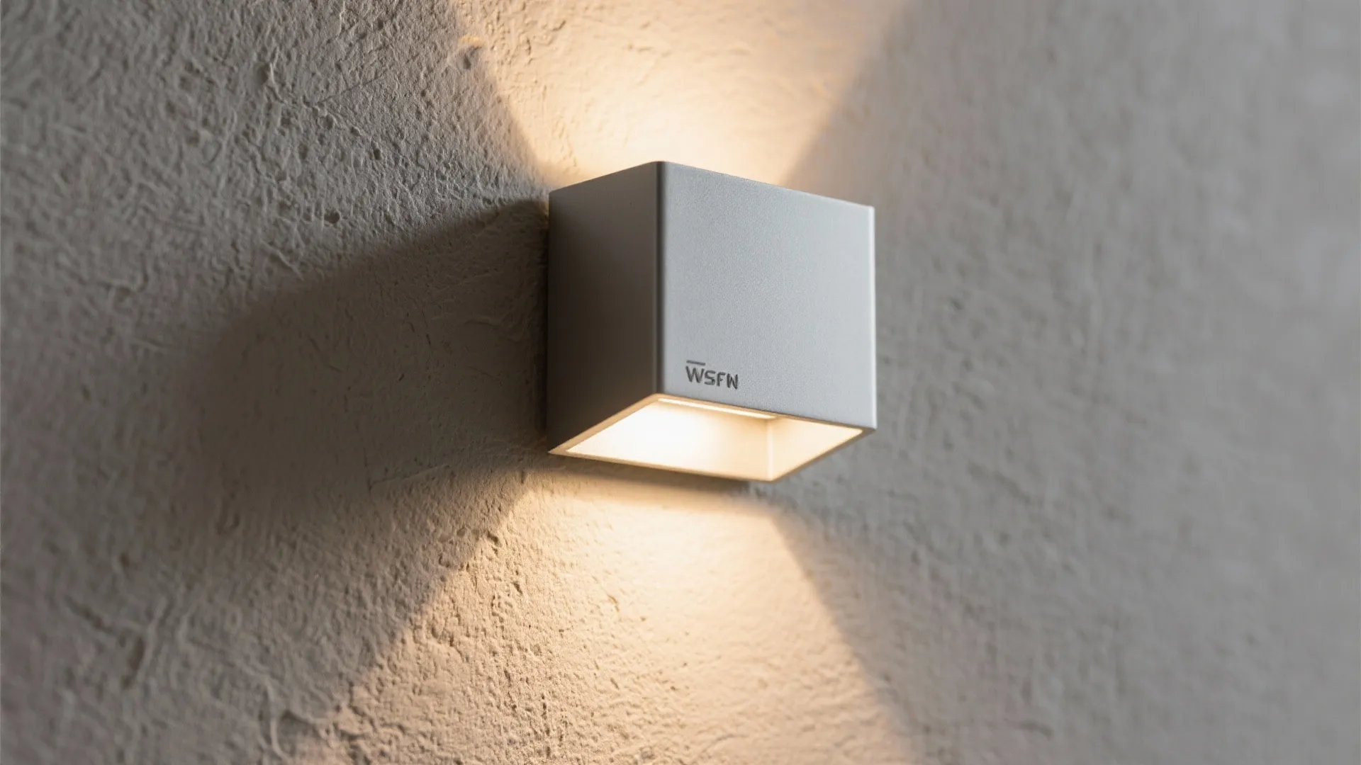 Vertical Grazing for Slim Facades