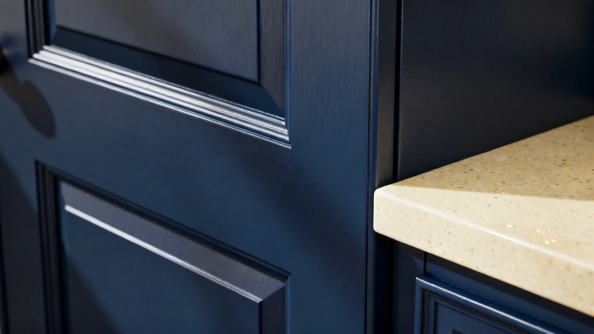 Shaker Doors in Dark Blue, Quartz in Vanilla