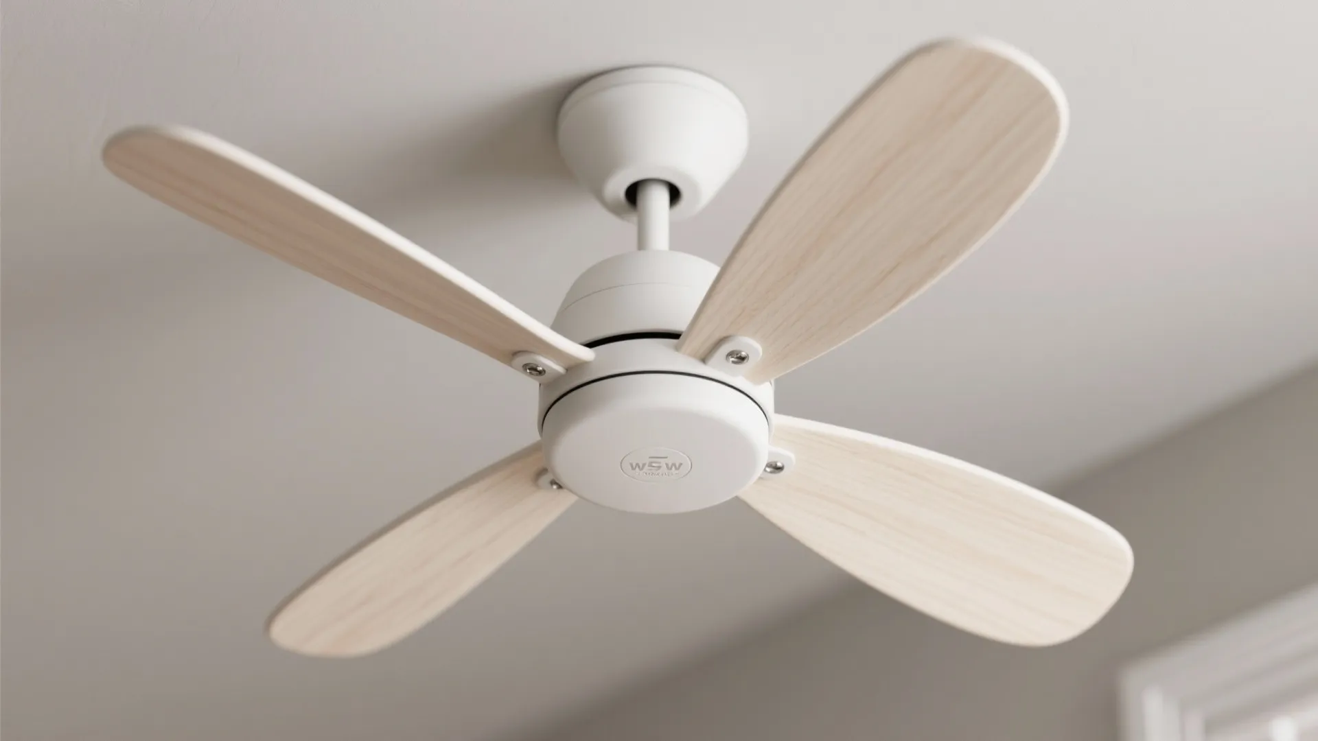 3) Short-blade, high-pitch fan for focused airflow