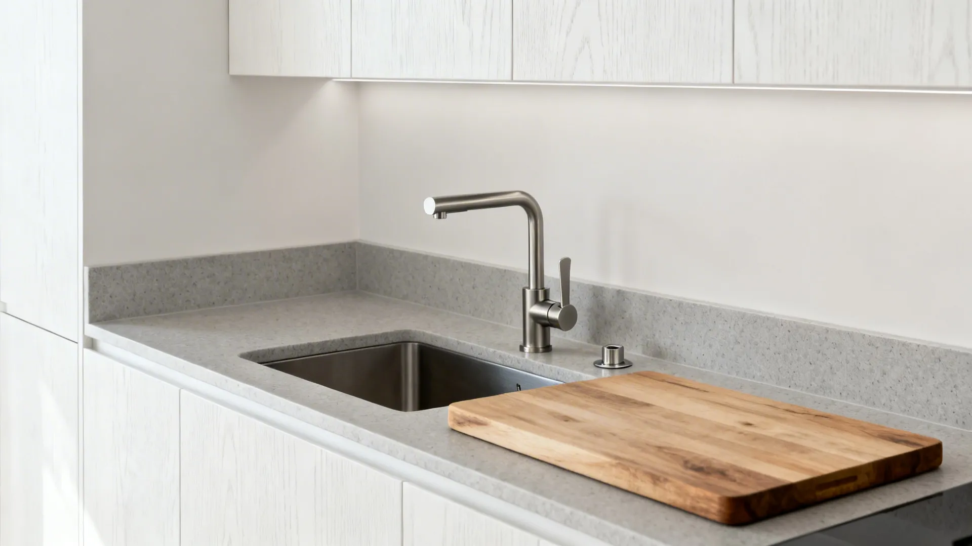 Single-handle mixers for tighter countertops