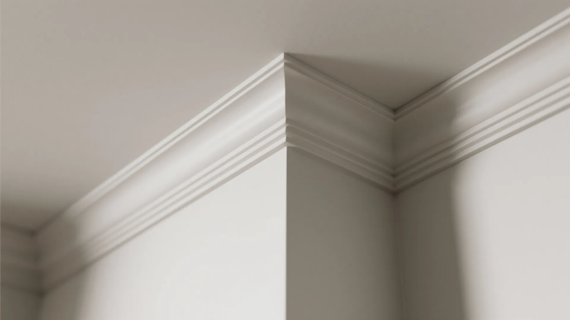 Slim, Low-Profile Crown That Lifts Without Overwhelming