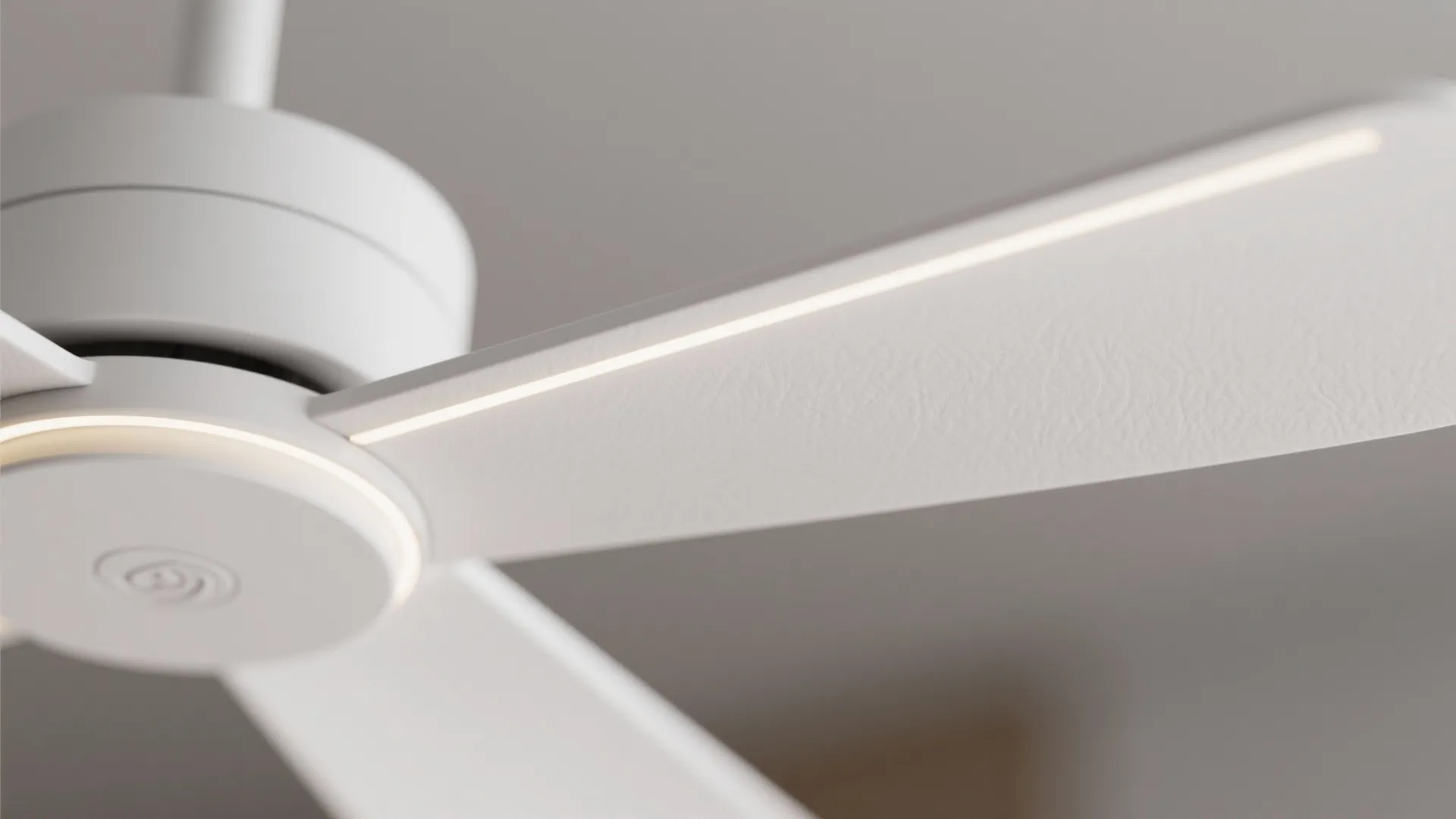 3. Slim modern blades with integrated LEDs