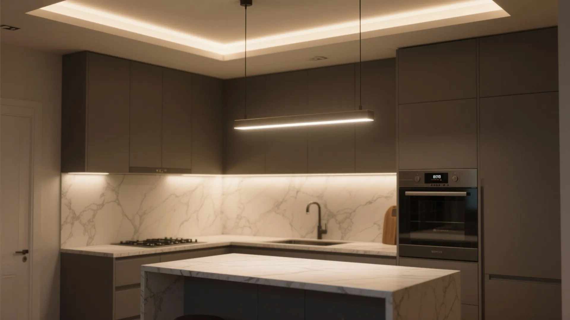 Statement Lighting That Doesn’t Crowd