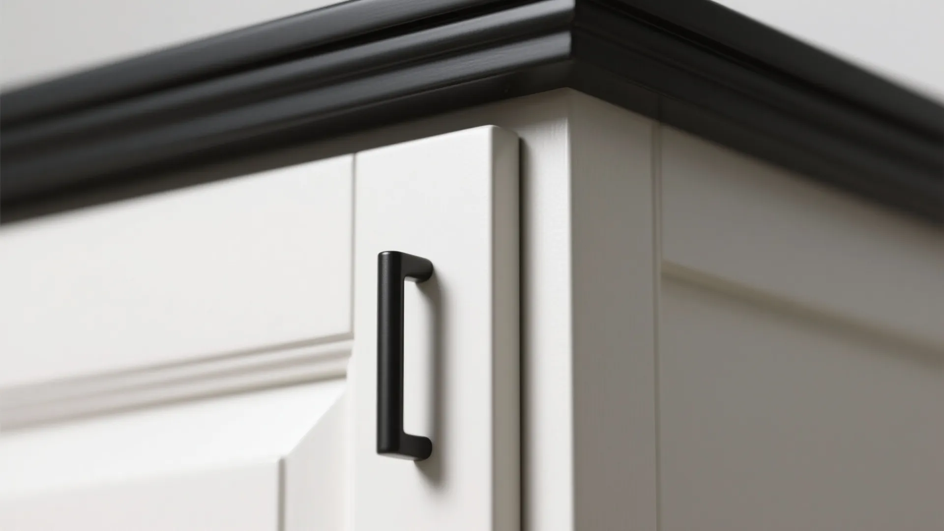 Monochrome Cabinets with Slim Shaker Profiles