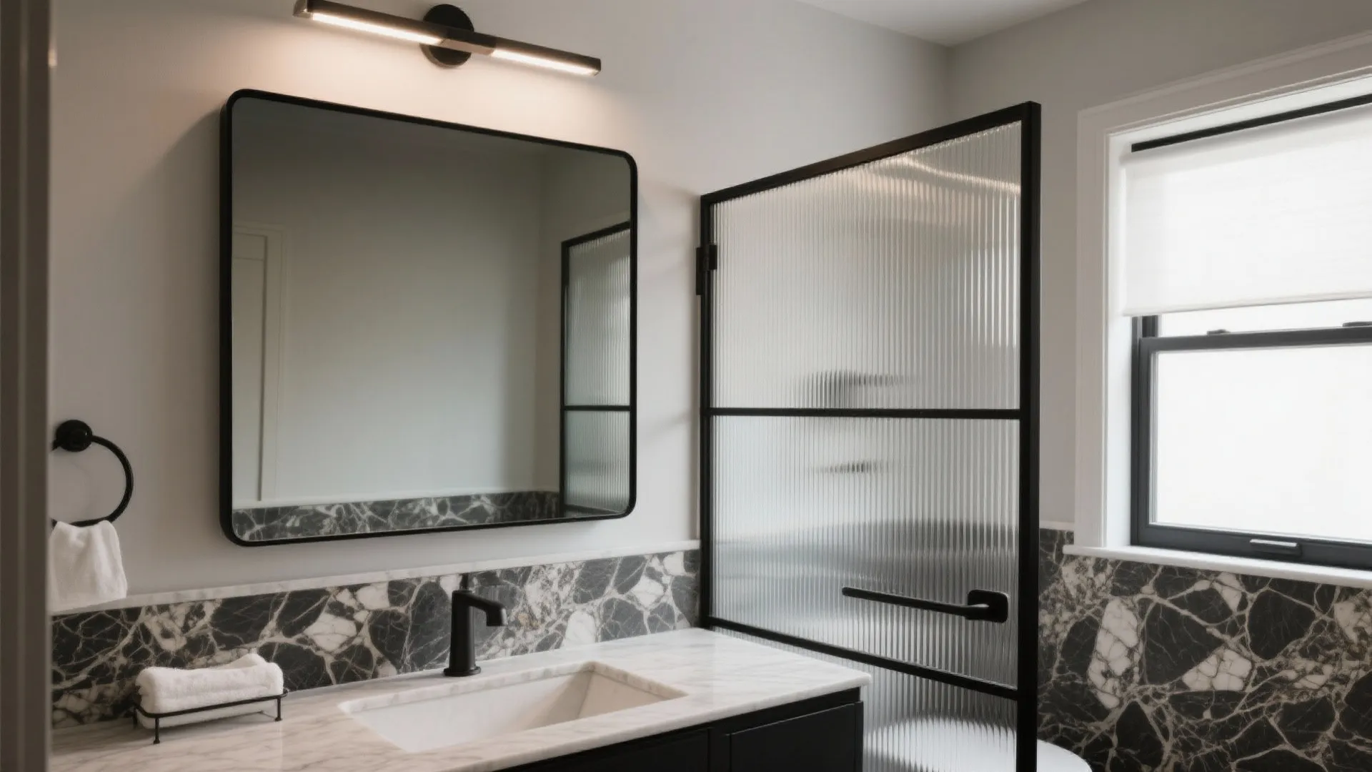 Statement mirrors: fluted glass, smoked tints, and sculptural forms