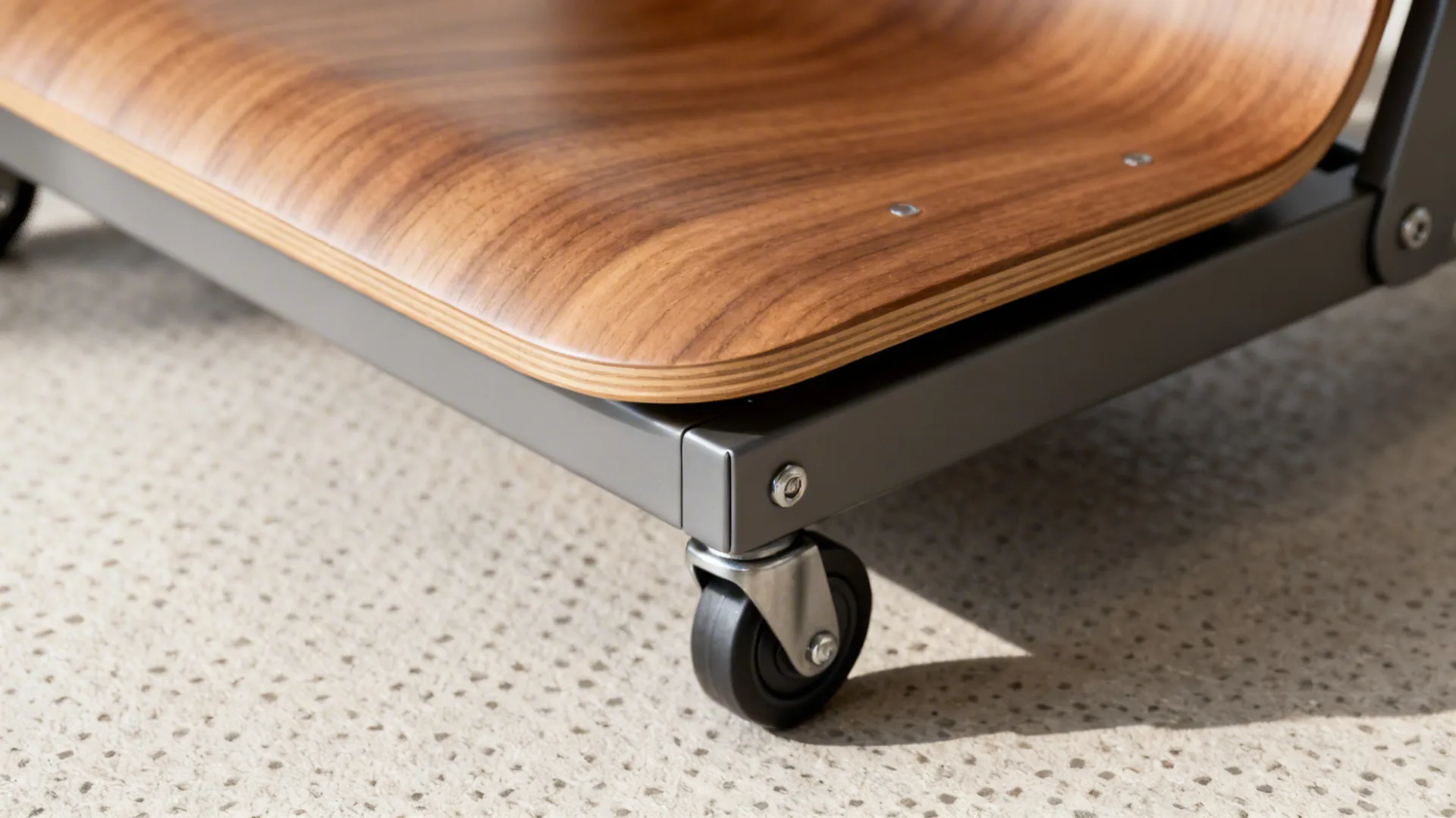 5) Mixed-material stools and compact dining sets