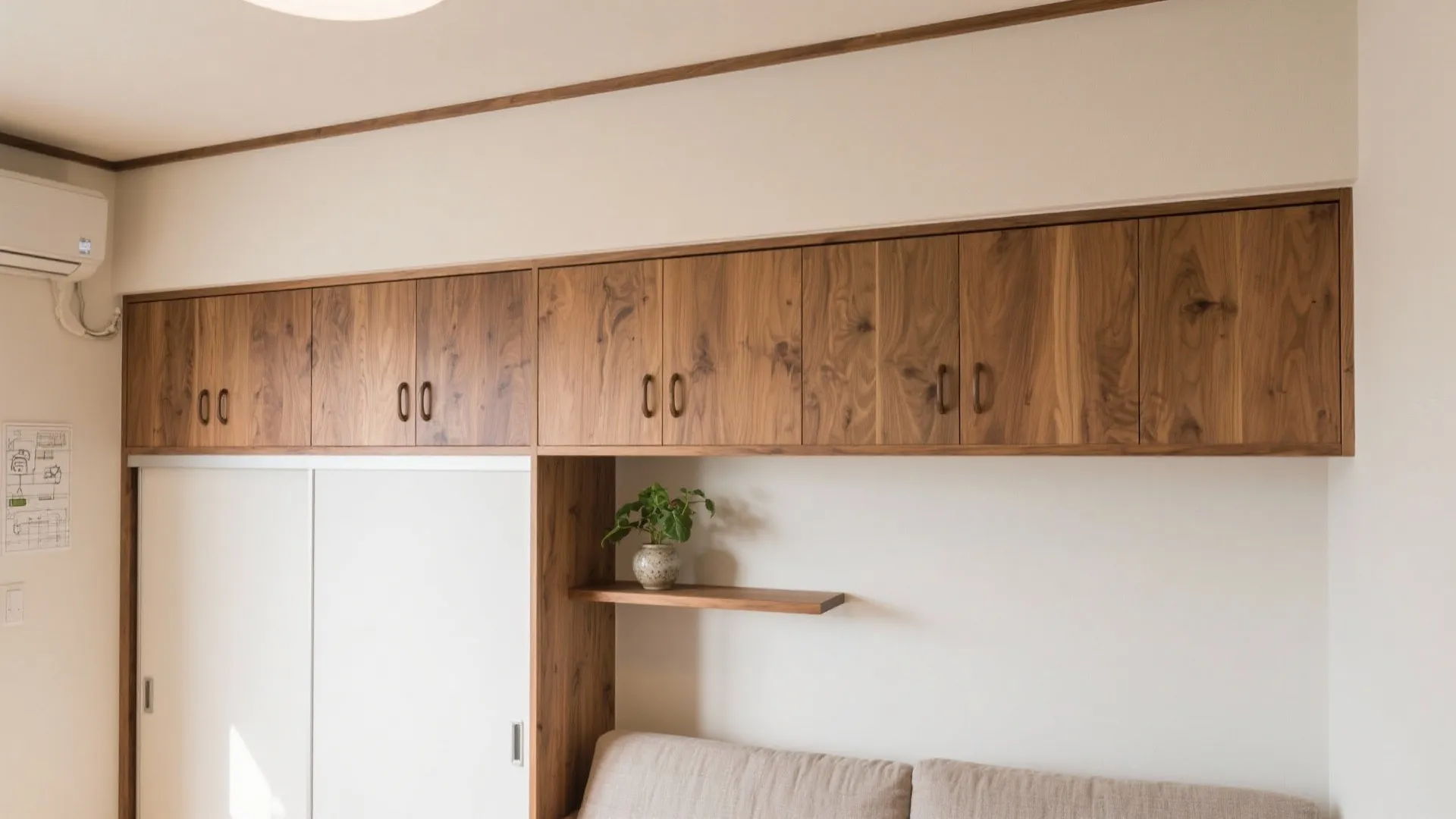 収納技巧は“高さ8割まで”：見せる・隠すの比率を一定に