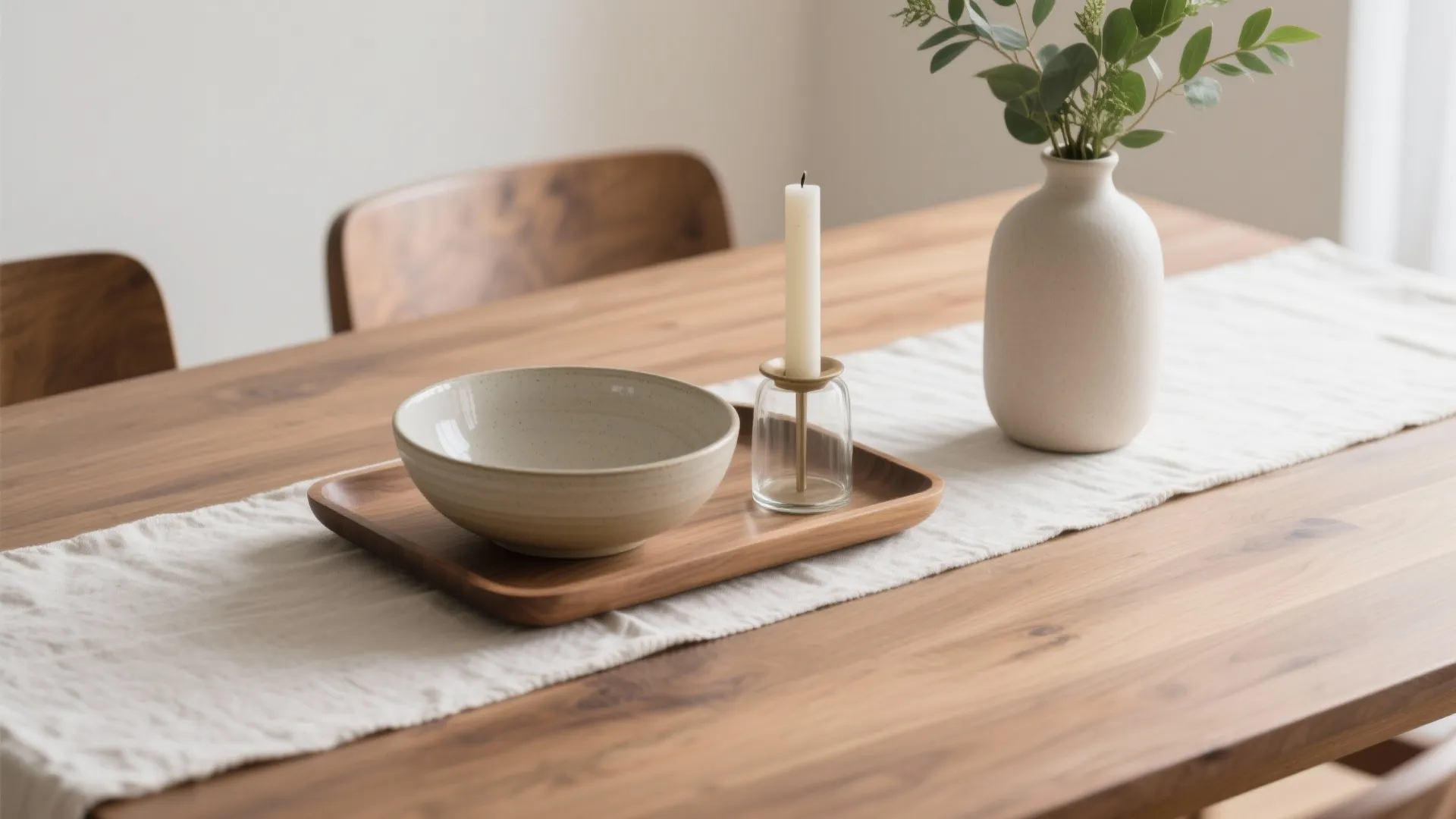 Statement Centerpieces and Real-Life Styling