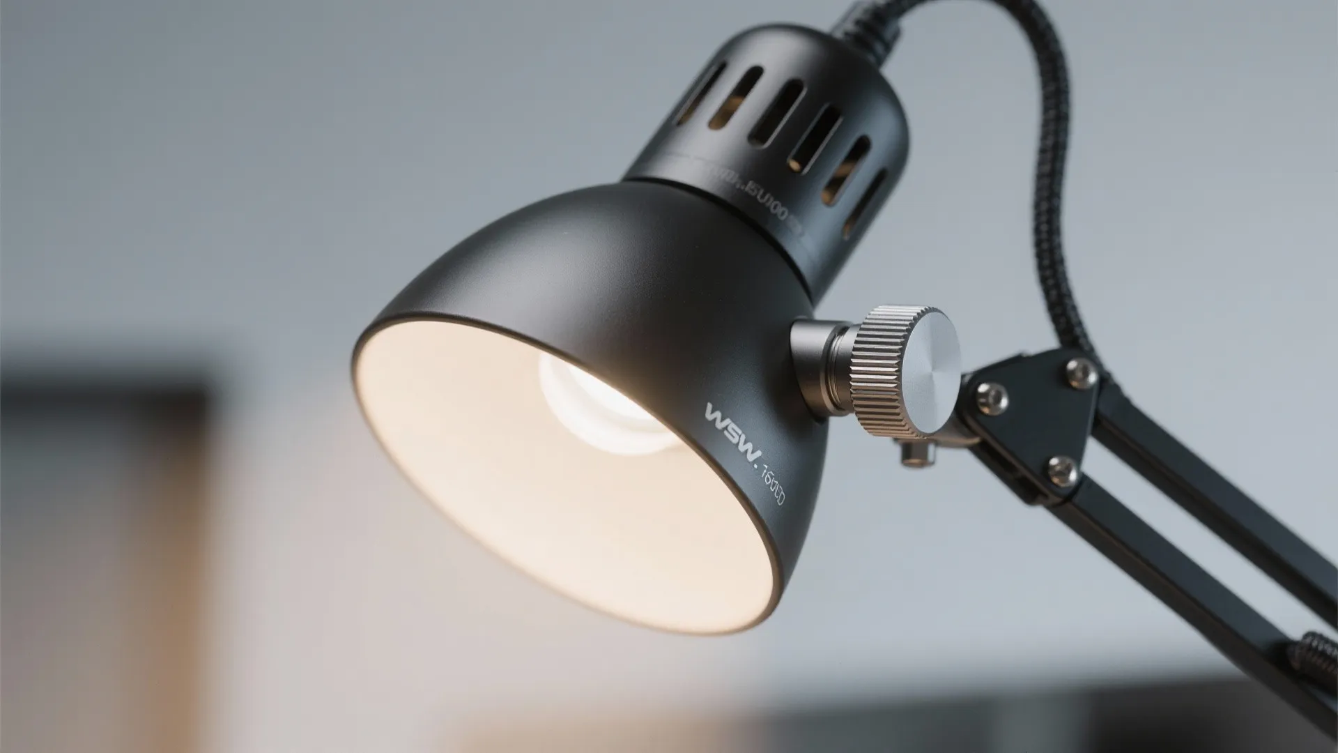 [Section: Inspiration 3] Dial-In the Perfect Task Lamp