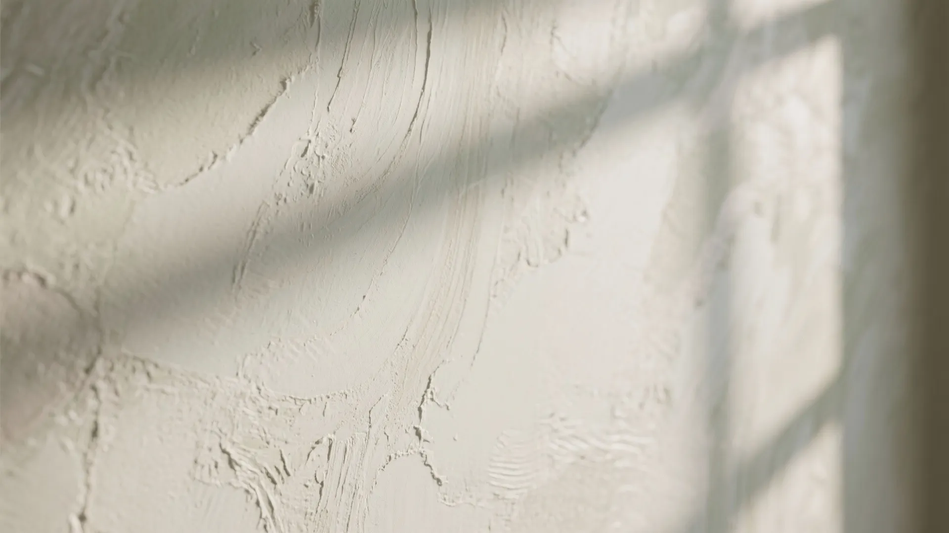 5. Textured finishes and accent walls