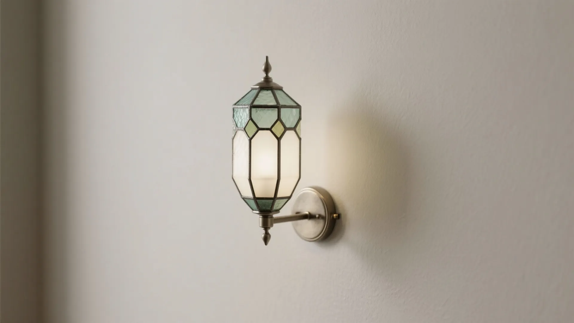 5. Go modern with a minimalist Tiffany silhouette