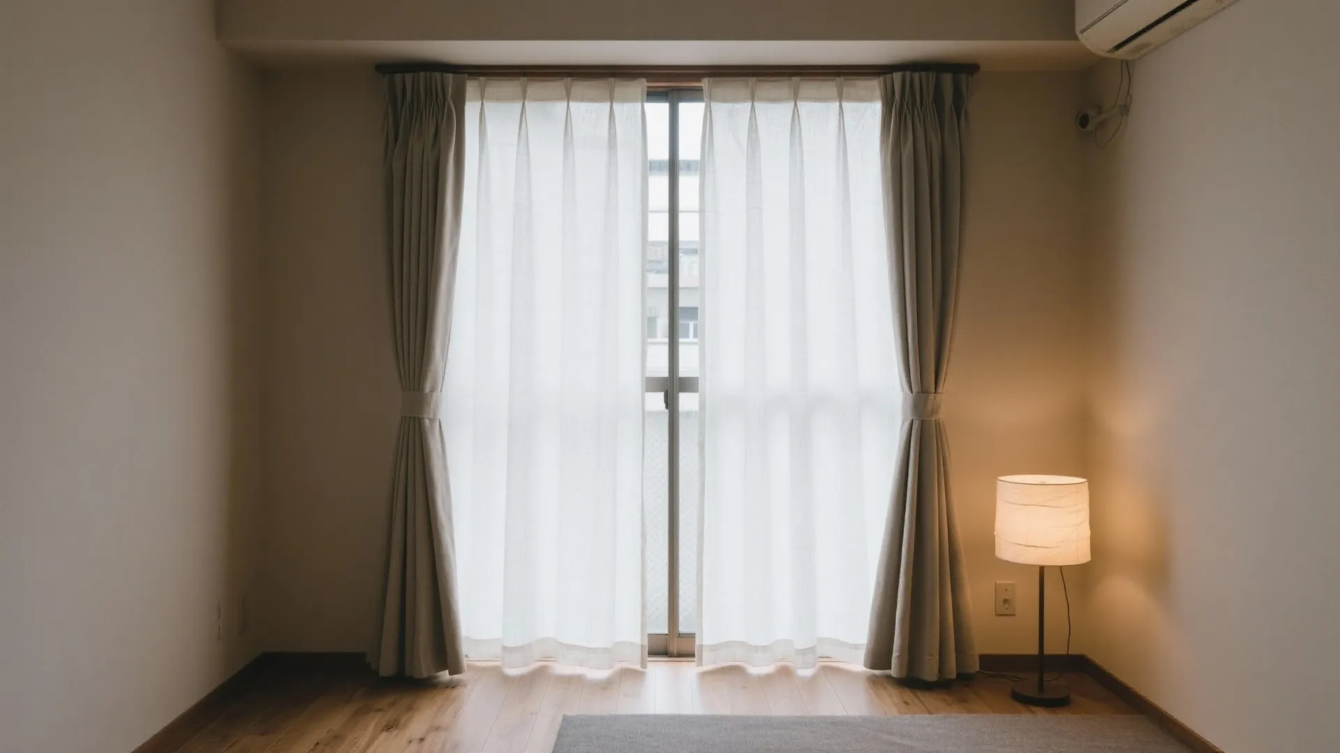 Tips 5: カーテンは床から1cm上げ、色は低彩度で統一（日式風格×色の整え方）