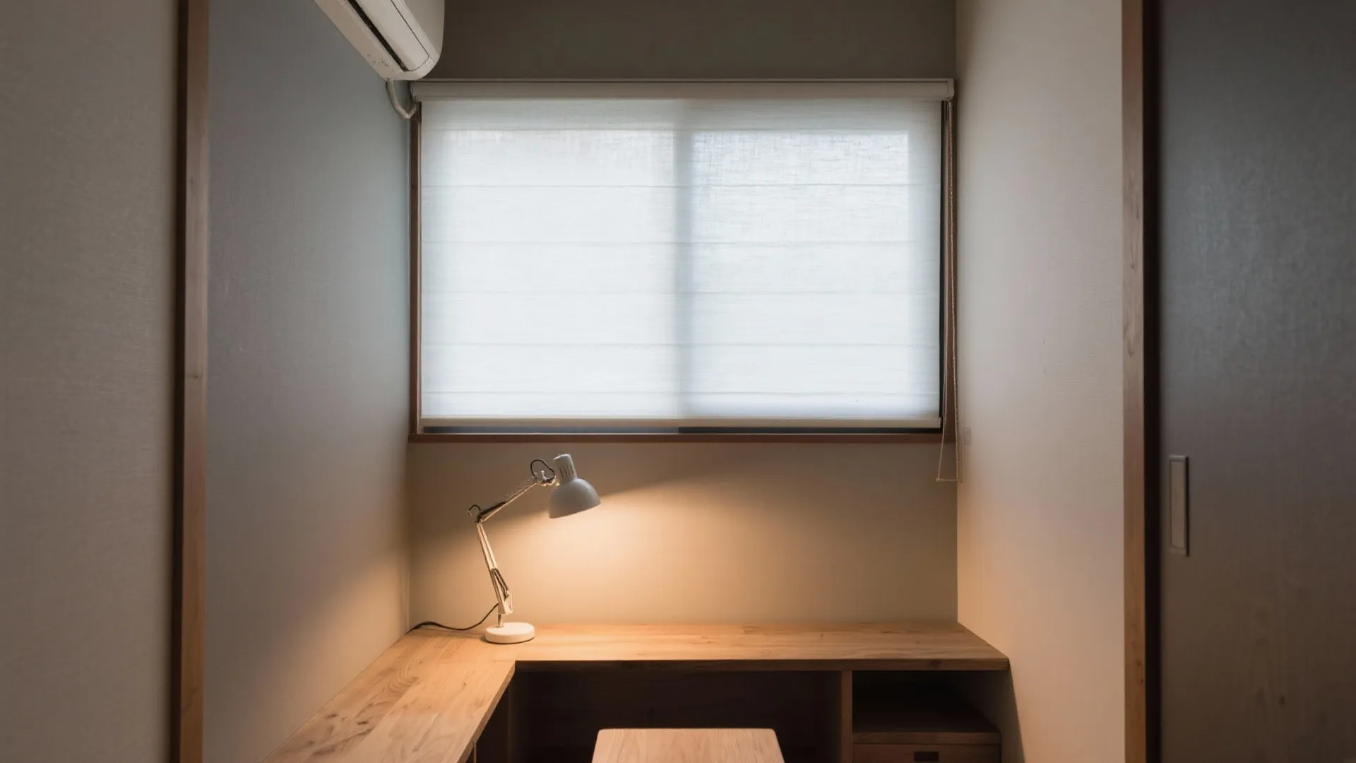 Tips 4: 光のレイヤーと日式風の低彩度で小戸型を広く見せる