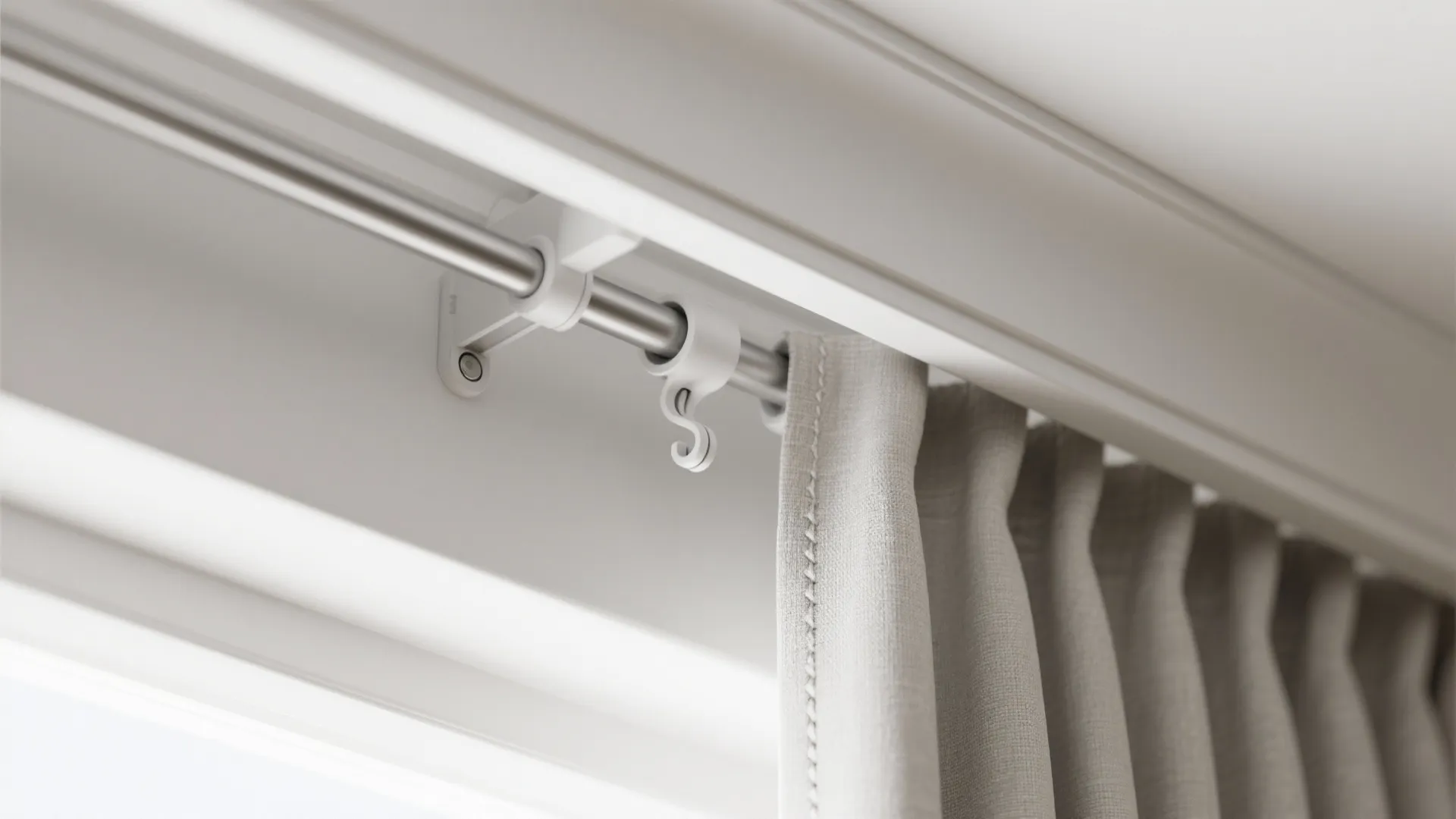 5) Smart Hardware: Tracks, Returns, and Clean Headings