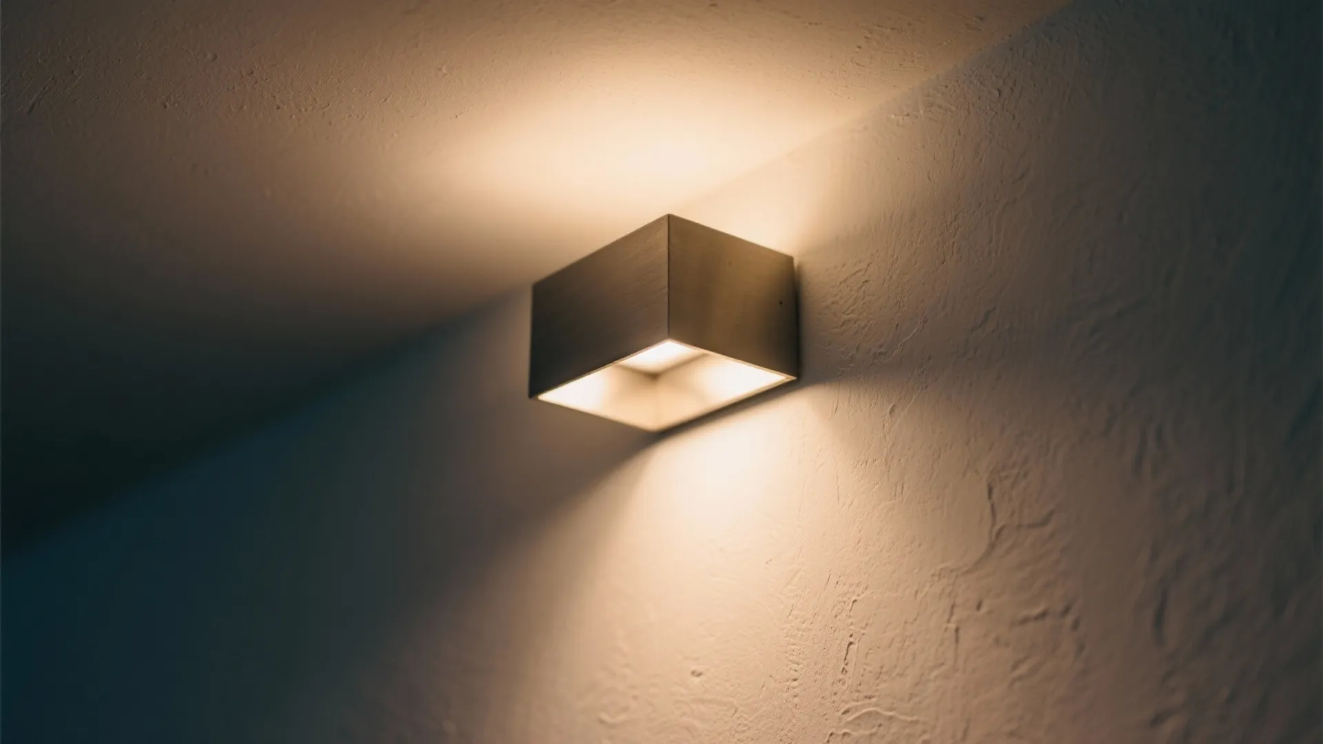 Accent and ambient in small living rooms